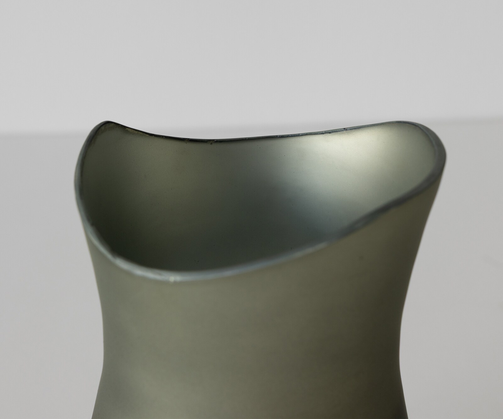 Vaas Sinuo B16 x D16 x H30 cm Glas Aurora Mondgeblazen 5
