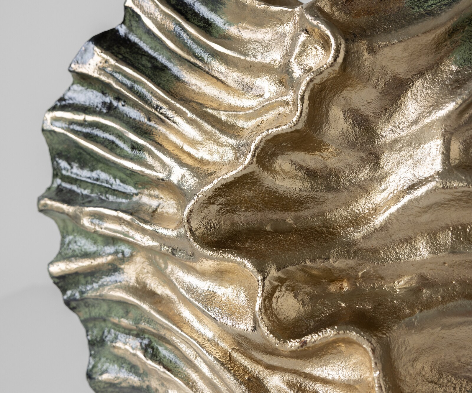 Vaas Nerina B47 x D18 x H42 cm Aluminium Verde Antico Handgemaakt 3