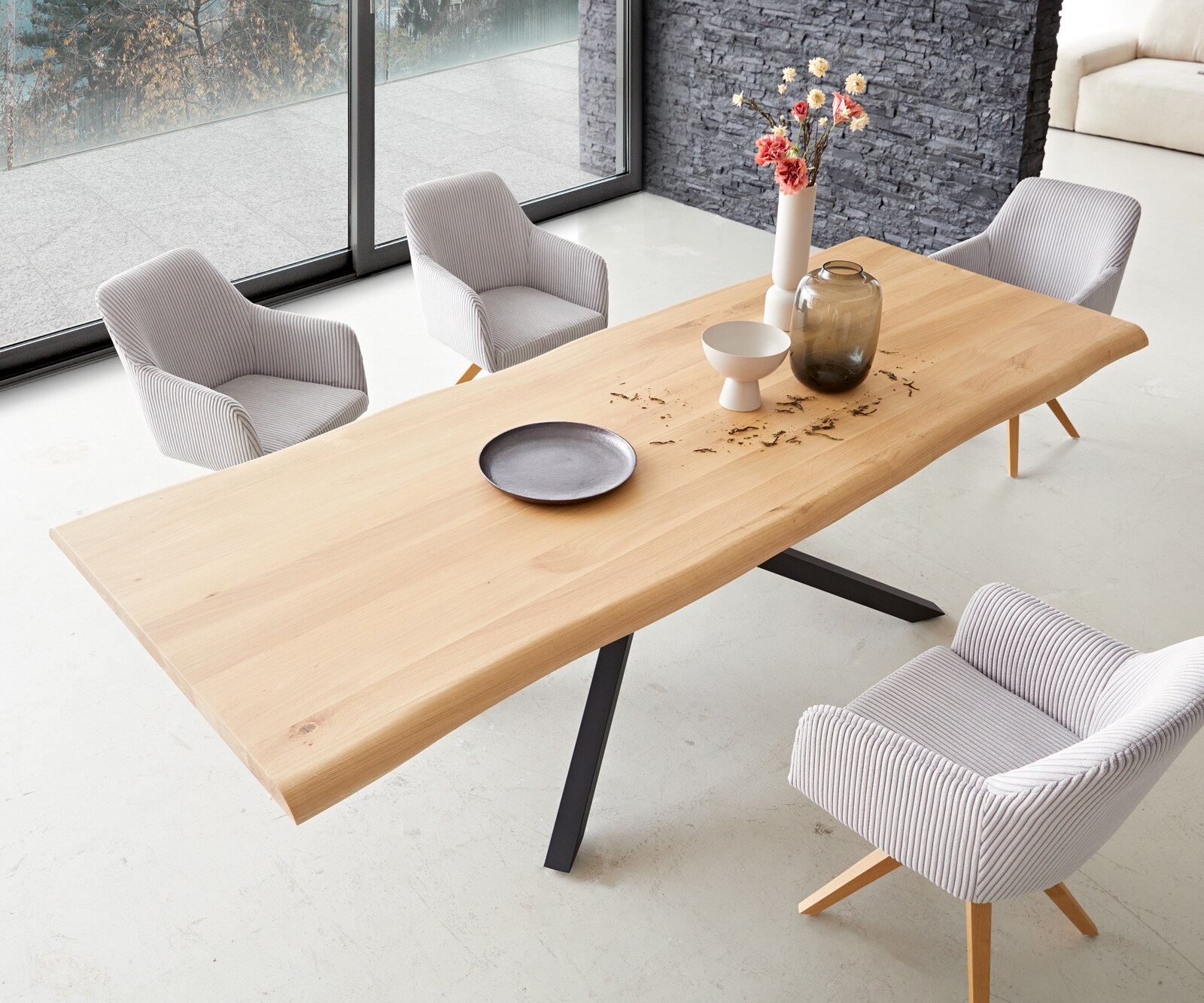 Eettafel Edge 260x100 eiken natuur kruisframe rechthoek zwart  Live-Edge 4