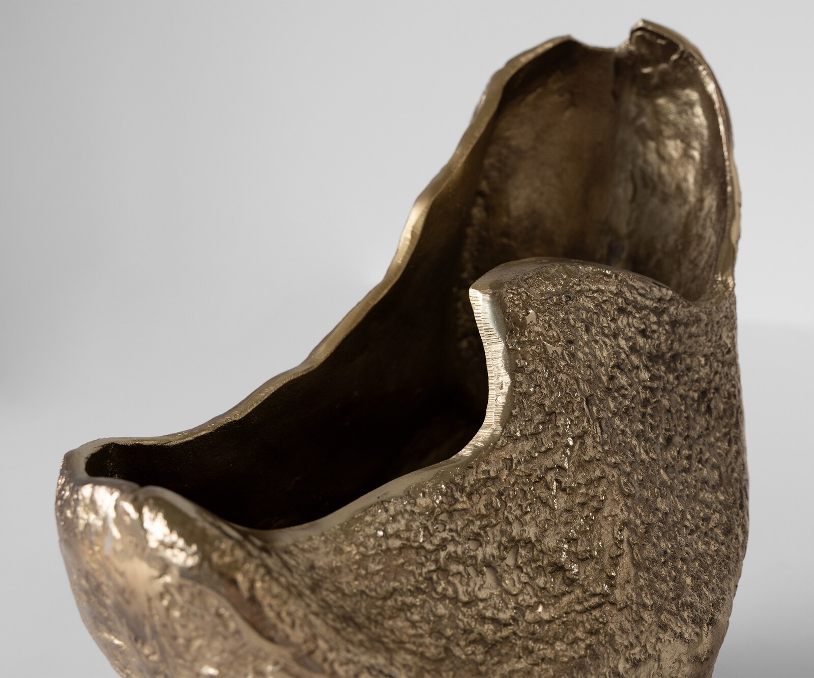 Vaas Grotta B31 x D20 x H34 cm Aluminium Champagner Handgemaakt 4
