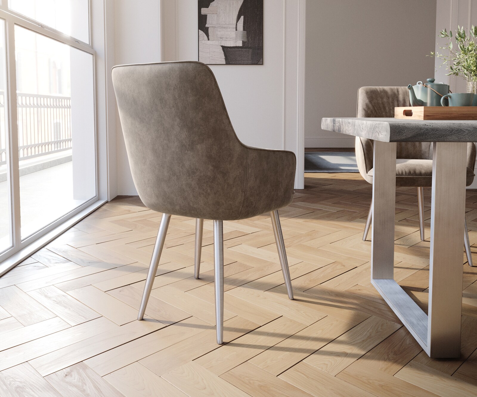 Eetkamerstoel Zelia-Flex met armleuning microvelours taupe vintage 4-poot conisch roestvrij staal pocketveer kern 5