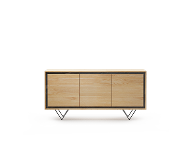 Dressoir van hout met drie deuren
