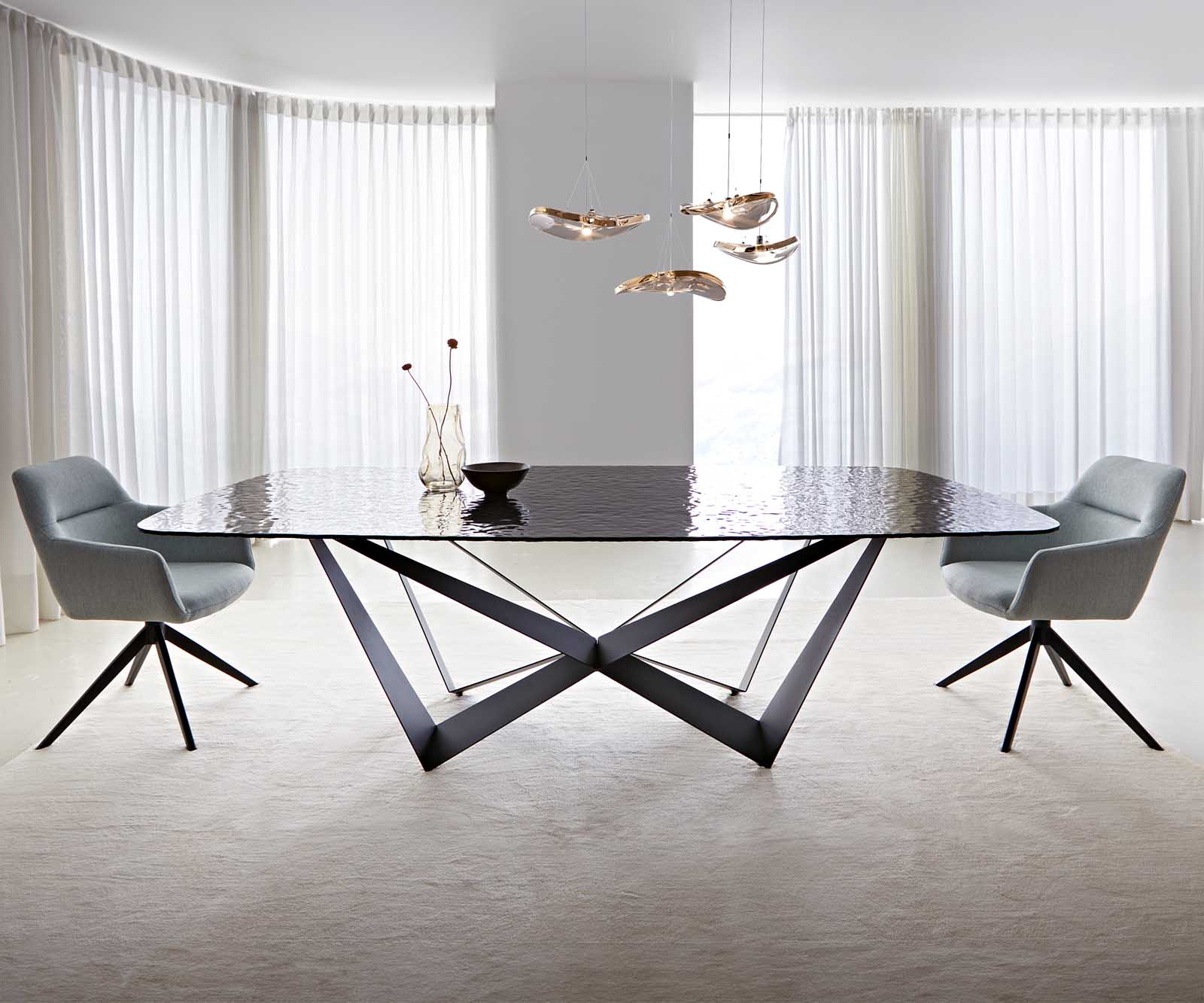 Eetkamertafel Edge Boot 240x120 Glas smelten rokerig zwart 3D-Relief spider vlak staal zwart