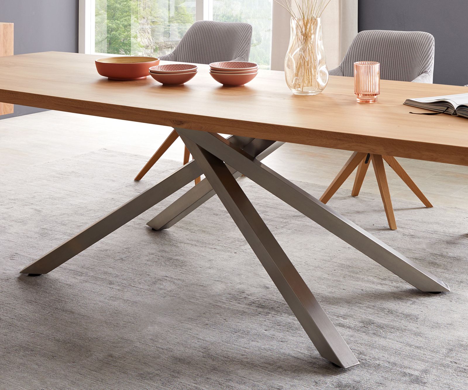 Eettafel Edge 300x100 eiken natuur kruisframe rechthoek roestvrij staal 3 Eettafel Edge 300x100 eiken natuur kruisframe rechthoek roestvrij staal 3