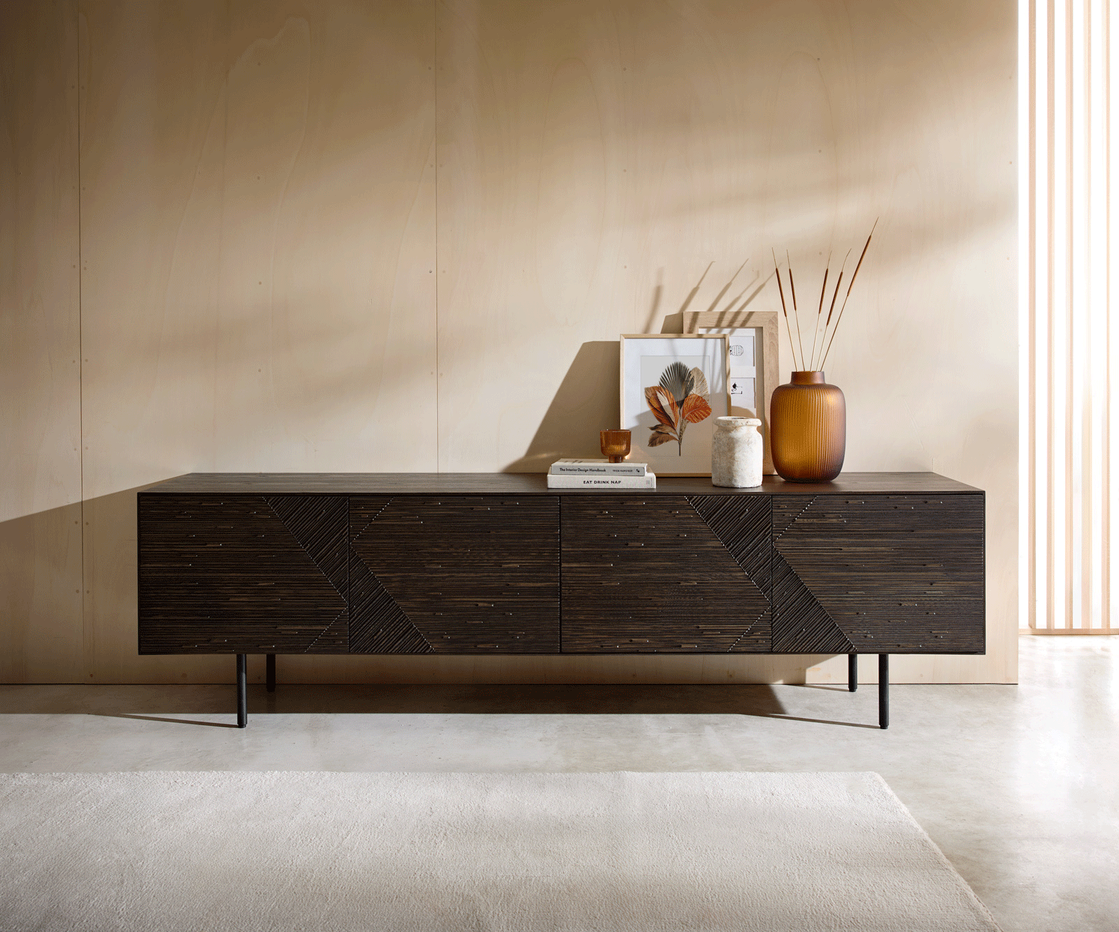 TV-meubel Tereos 220 cm essenhout donkerbruin 3D-effect 4 deuren ronde voet metaal zwart 5