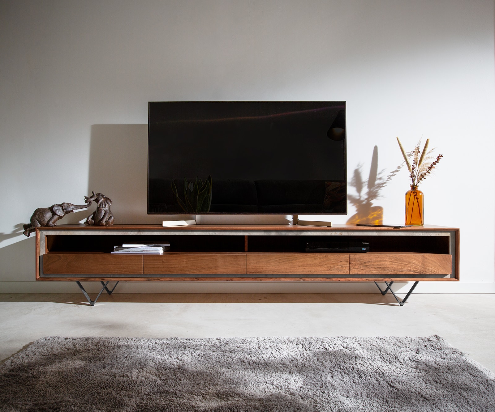 Tv-meubel Stonegrace 240 cm acacia bruin steenfineer 4 laden 1 legplank V-poot zwart 2