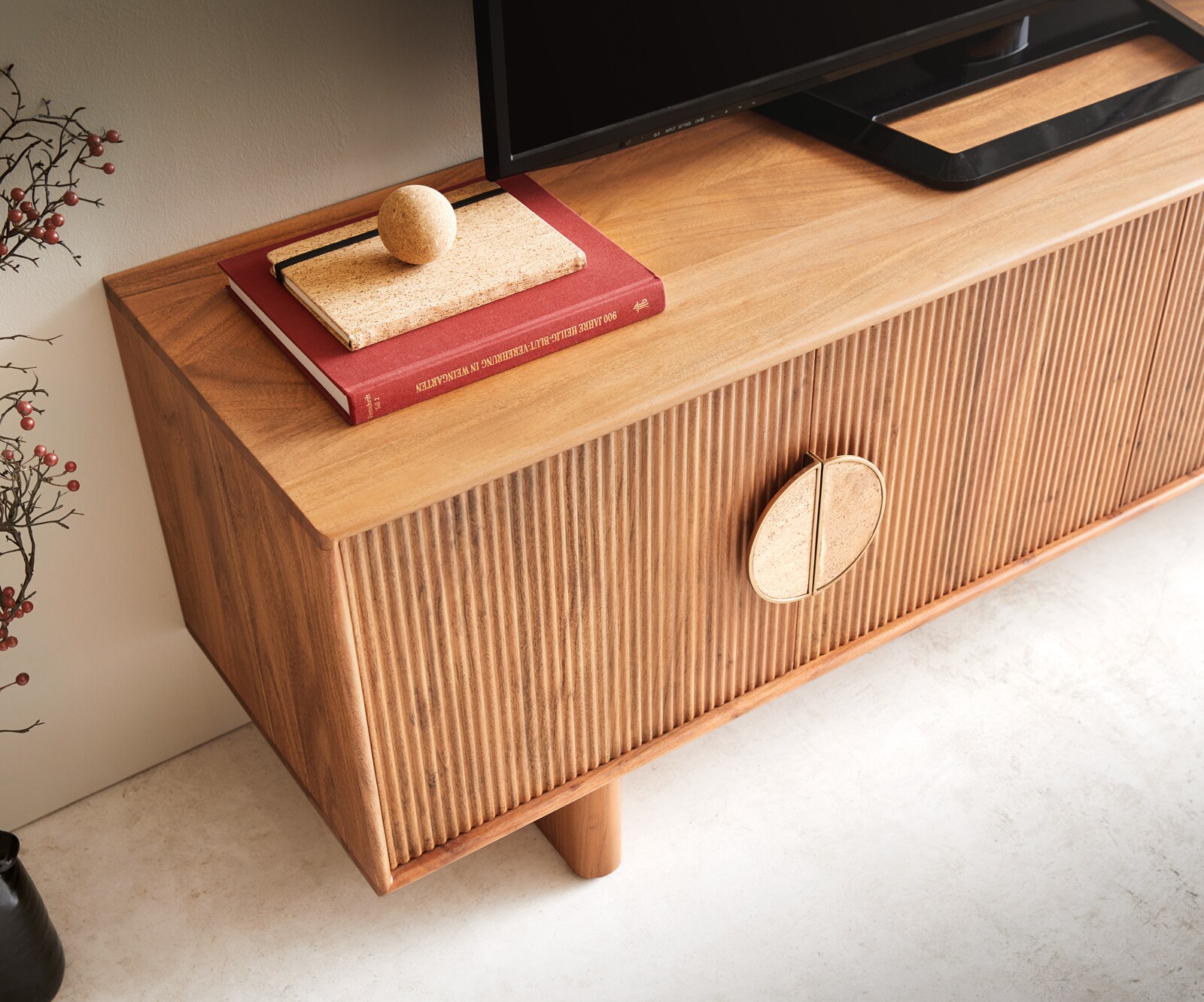 Tv-meubel Surimu 175 cm acacia lichtbruin 4 deuren kurkgreep houten poten 4