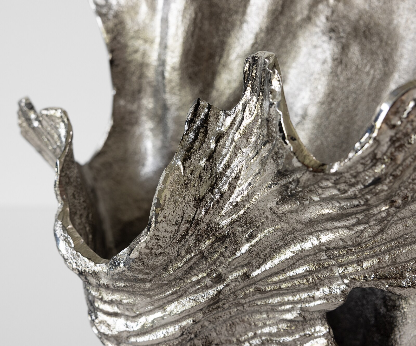 Vaas Corallo B43 x D24 x H61 cm Aluminium Platin Handgemaakt 2