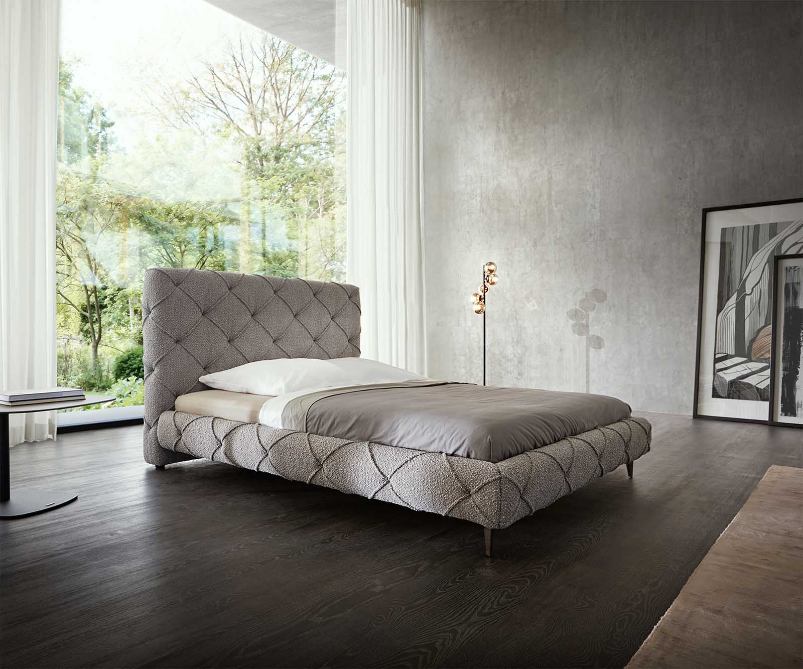 Bedframe Nayara 140x200 cm bouclé zilvergrijs gestoffeerd 3 Bedframe Nayara 140x200 cm bouclé zilvergrijs gestoffeerd 3