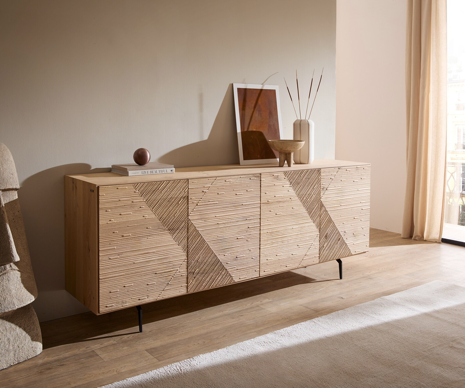 Dressoir Tereos 200 cm eiken natuur 3D-effect 4 deuren hoekpoot metaal zwart