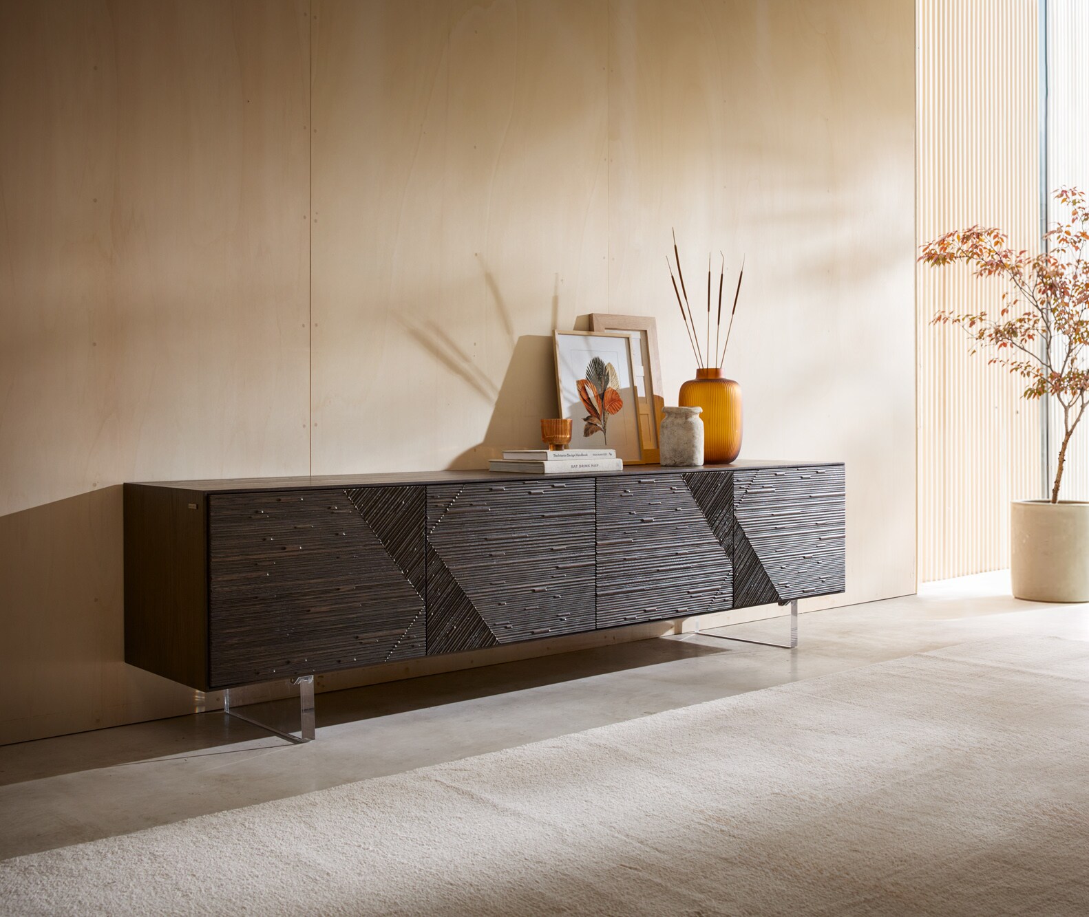 TV-meubel Tereos 220 cm essenhout donkerbruin 3D-effect 4 deuren zwevende poot acrylglas