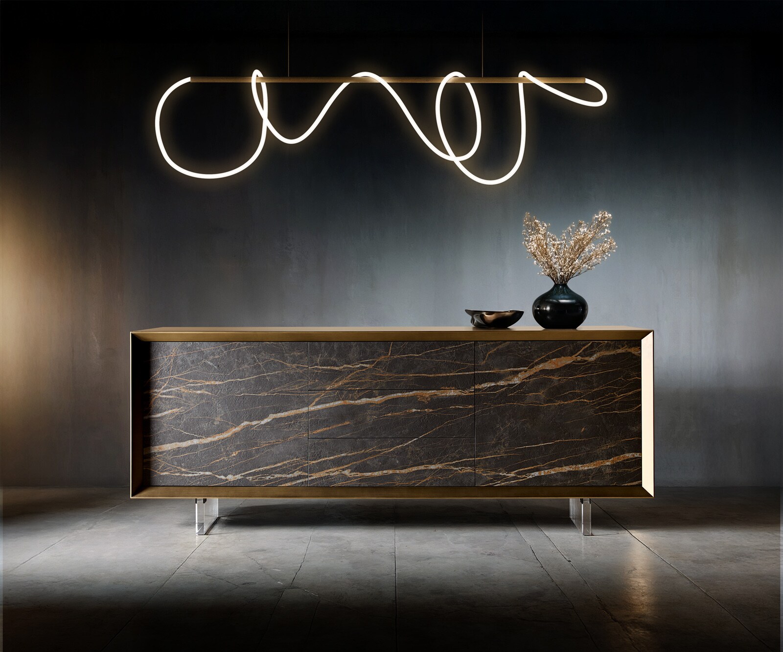 Dressoir Yori metaal goud 200 cm 2 deuren 3 lades acrylvoet keramiek Laminam®Noir Desir bruin 