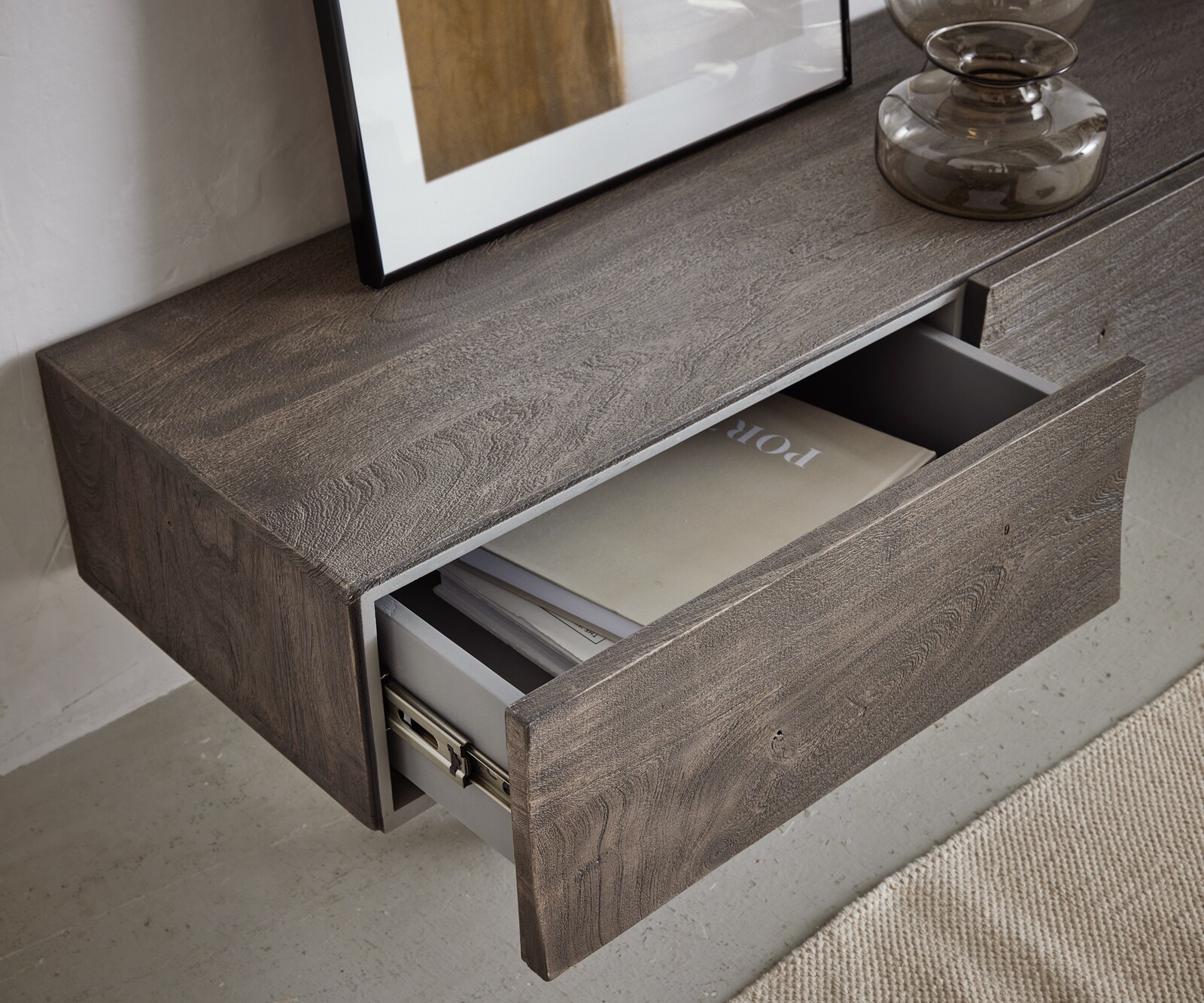 Tv-meubel Wyatt 220 cm acacia platina 4 laden V-poot roestvrij staal 3 Tv-meubel Wyatt 220 cm acacia platina 4 laden V-poot roestvrij staal 3