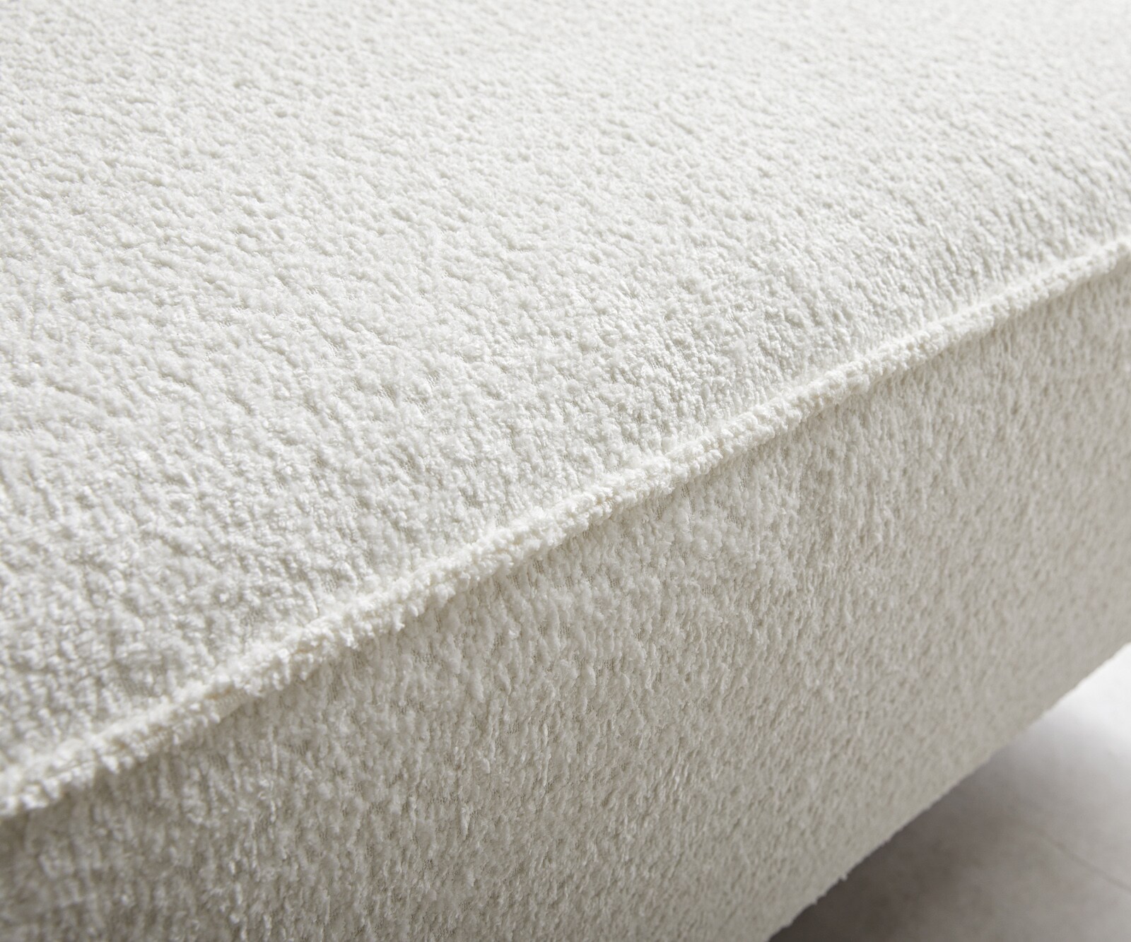 Woonkamer landschap Sirpio 300x210 cm bouclee crème-wit recamiere variabele met kruk 5