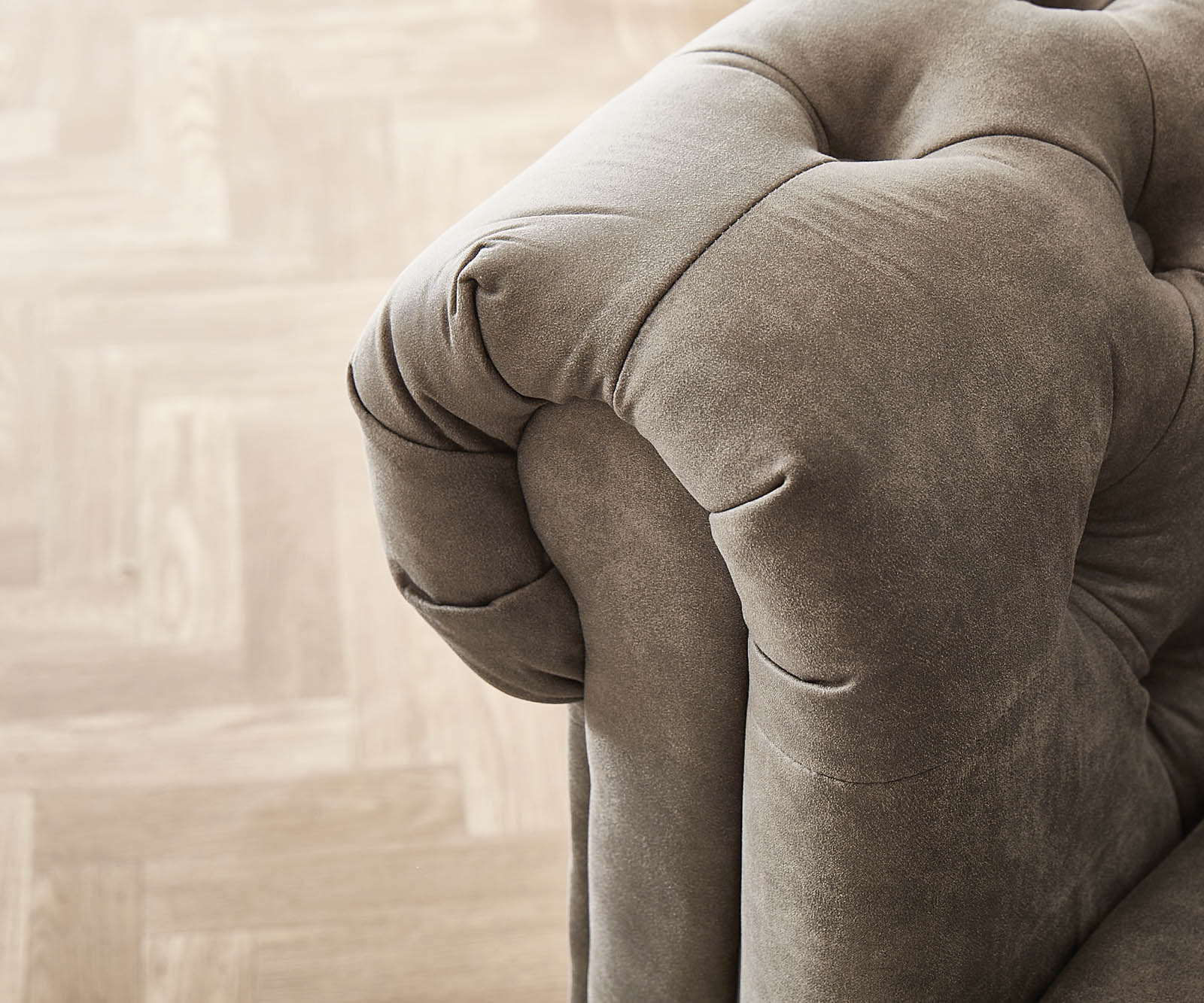 Bank Chesterfield 200x88 taupe suède-look 3-zitsbank 4