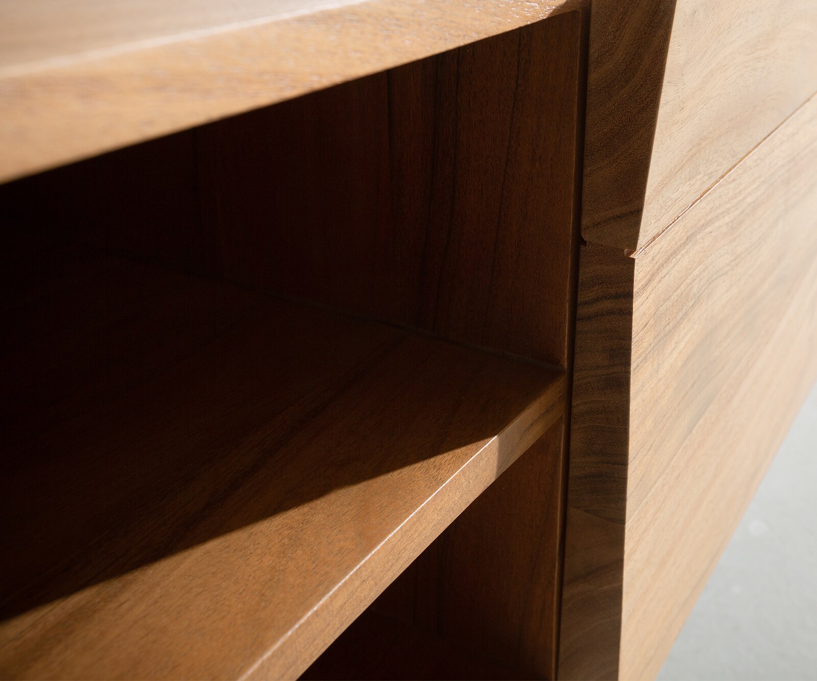 Tv-meubel Kayu 200 cm acacia natuur 2 deuren V-poot 5