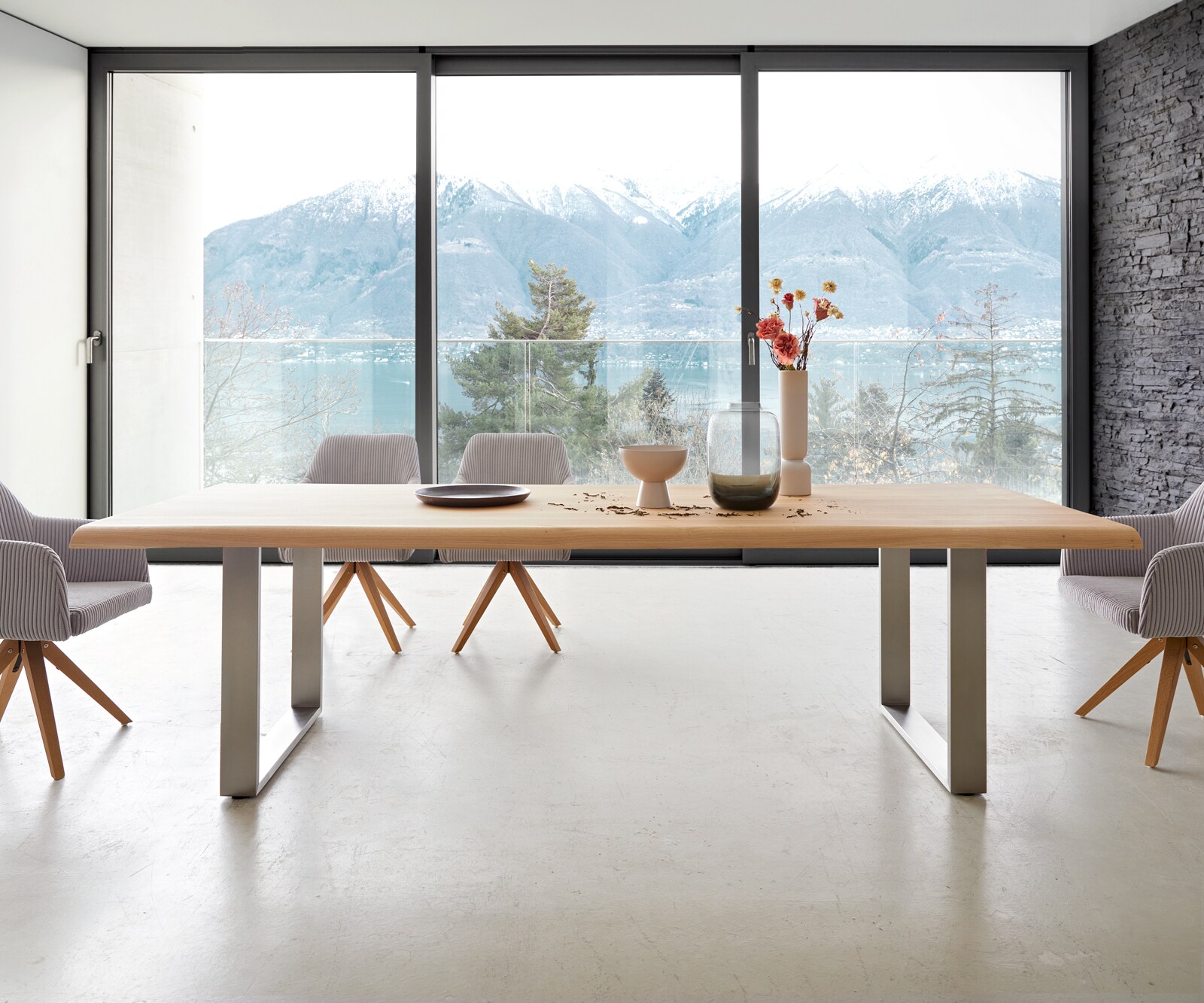 Eettafel Edge 260x100 eiken natuur roestvrij staal  smal  Live-Edge 2