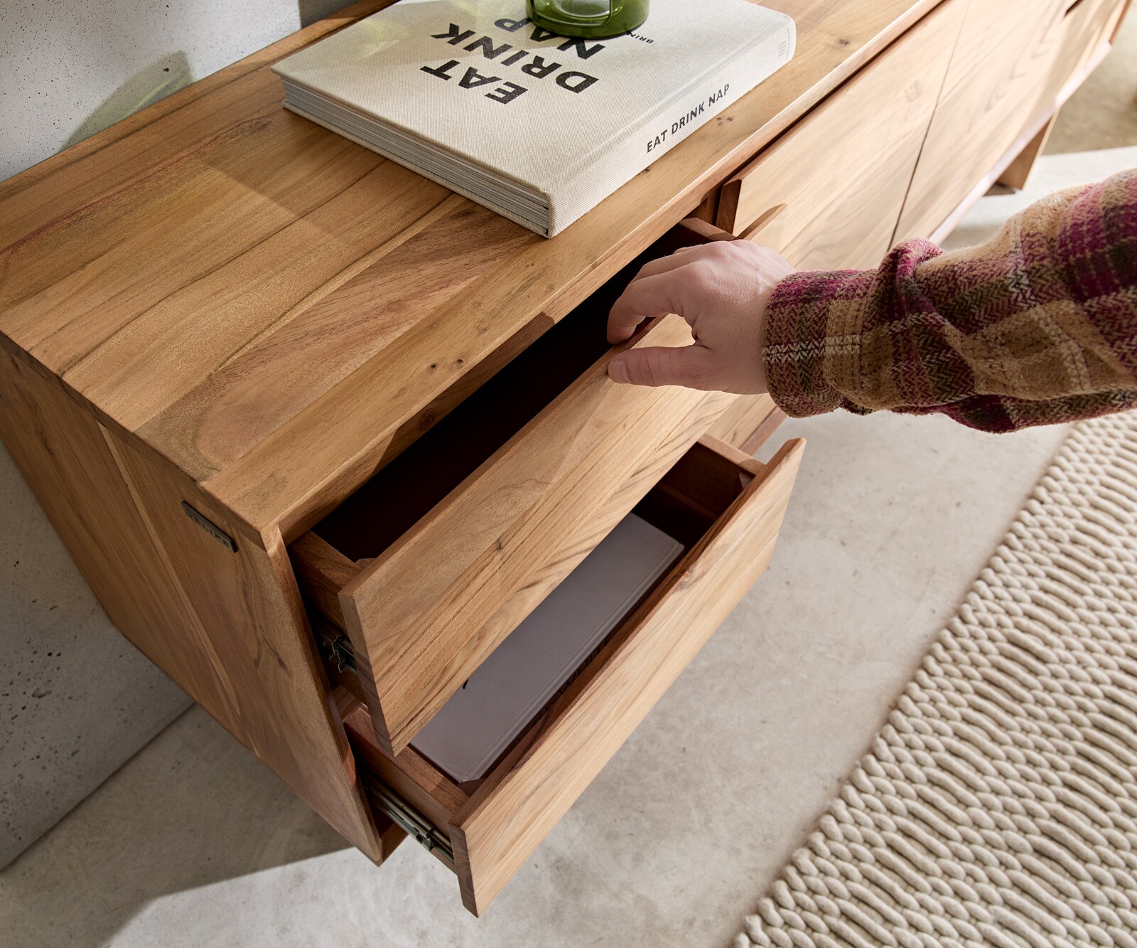 TV-meubel Elandor acacia natuur 175 cm 2 deuren 4 lades houten pootjes 6