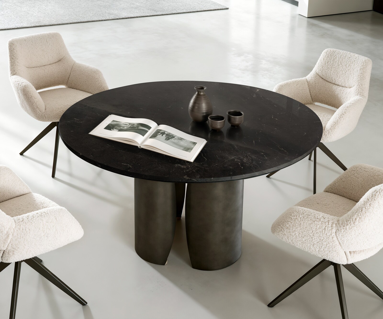 Eettafel Adenza rond 140x140 cm marmer zwart goud metaal Black Antique 2