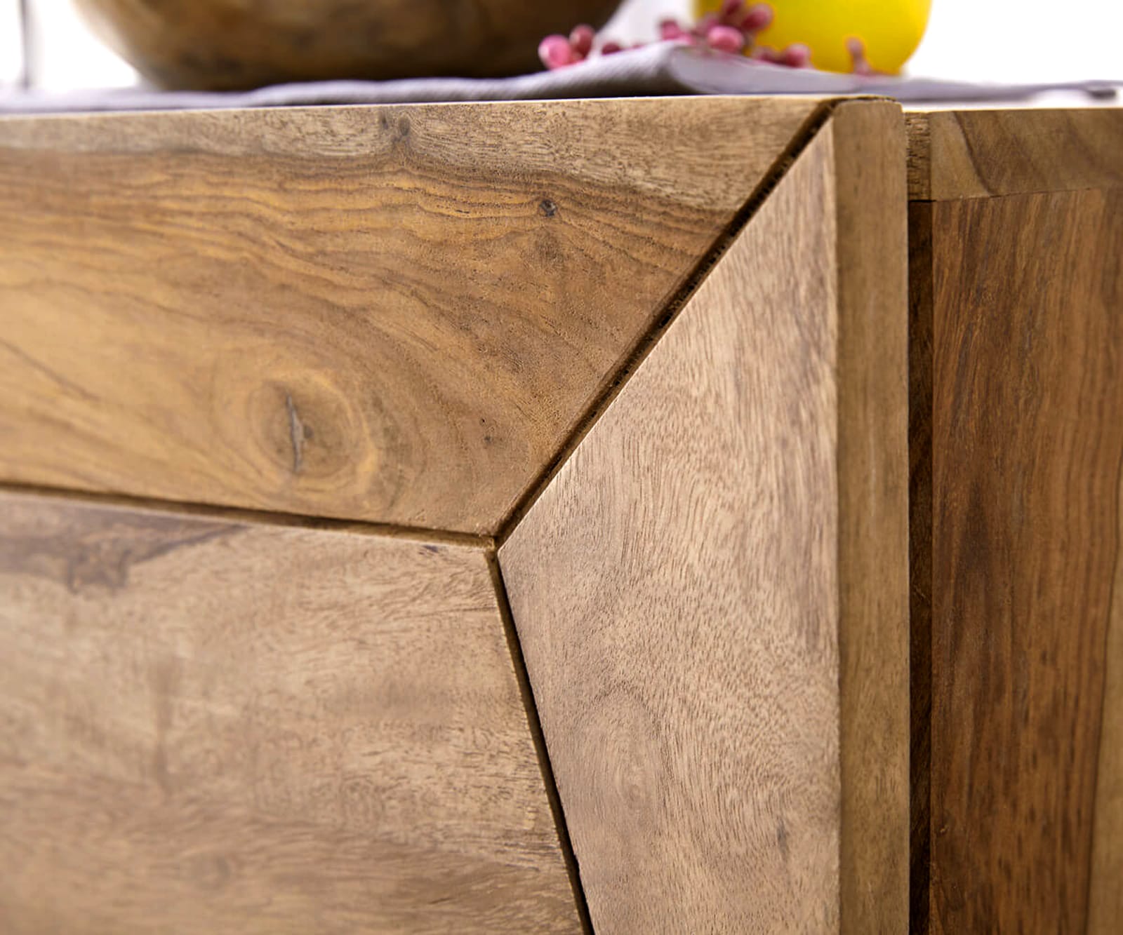 Designer-TV-meubel Wyatt 175 cm sheesham natuur 2 Deuren 1 Klep 1 Designer-TV-meubel Wyatt 175 cm sheesham natuur 2 Deuren 1 Klep 1