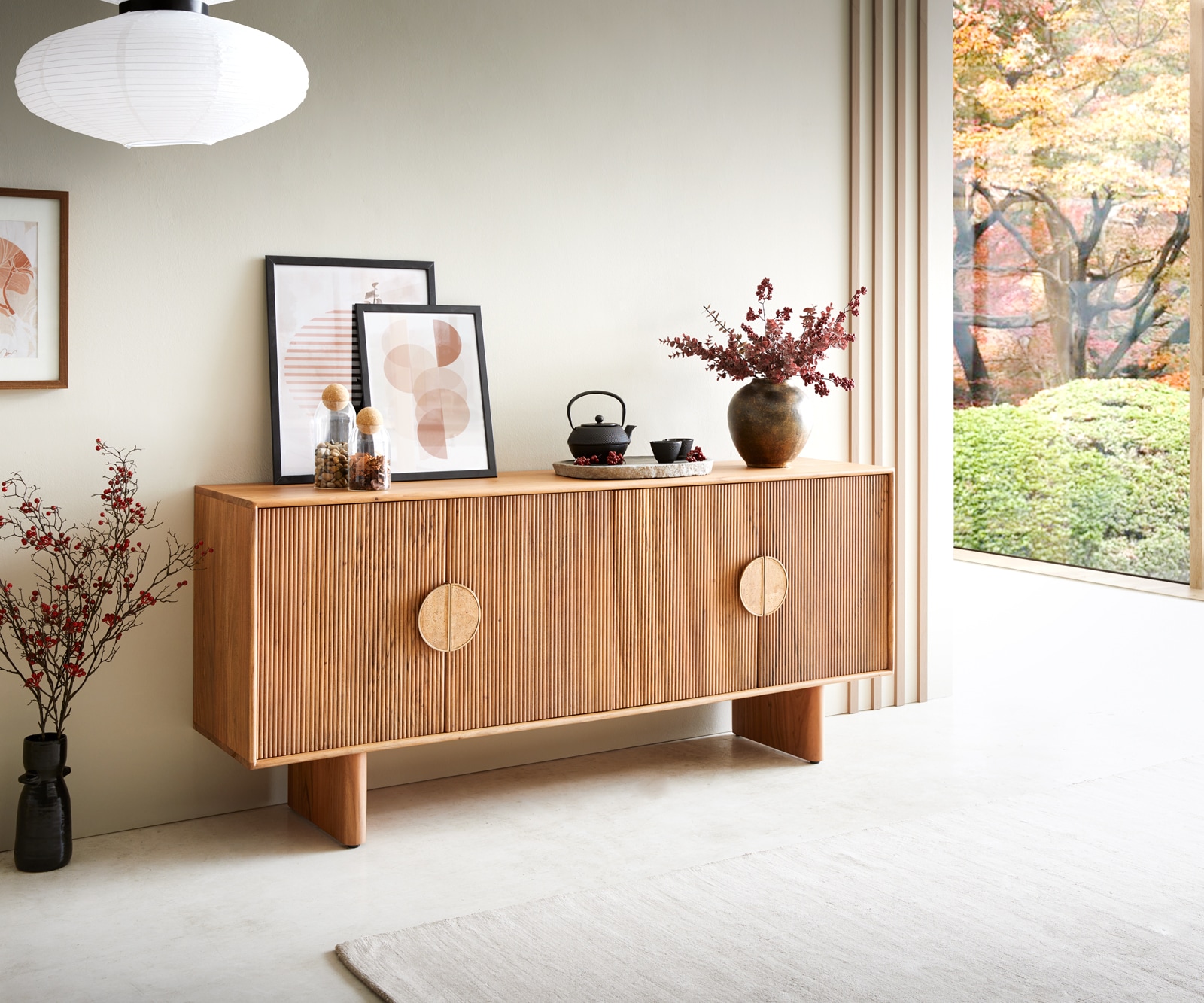 Dressoir Surimu 175 cm acacia lichtbruin 4 deuren 2 compartimenten kurkgreep houten poten Dressoir Surimu 175 cm acacia lichtbruin 4 deuren 2 compartimenten kurkgreep houten poten