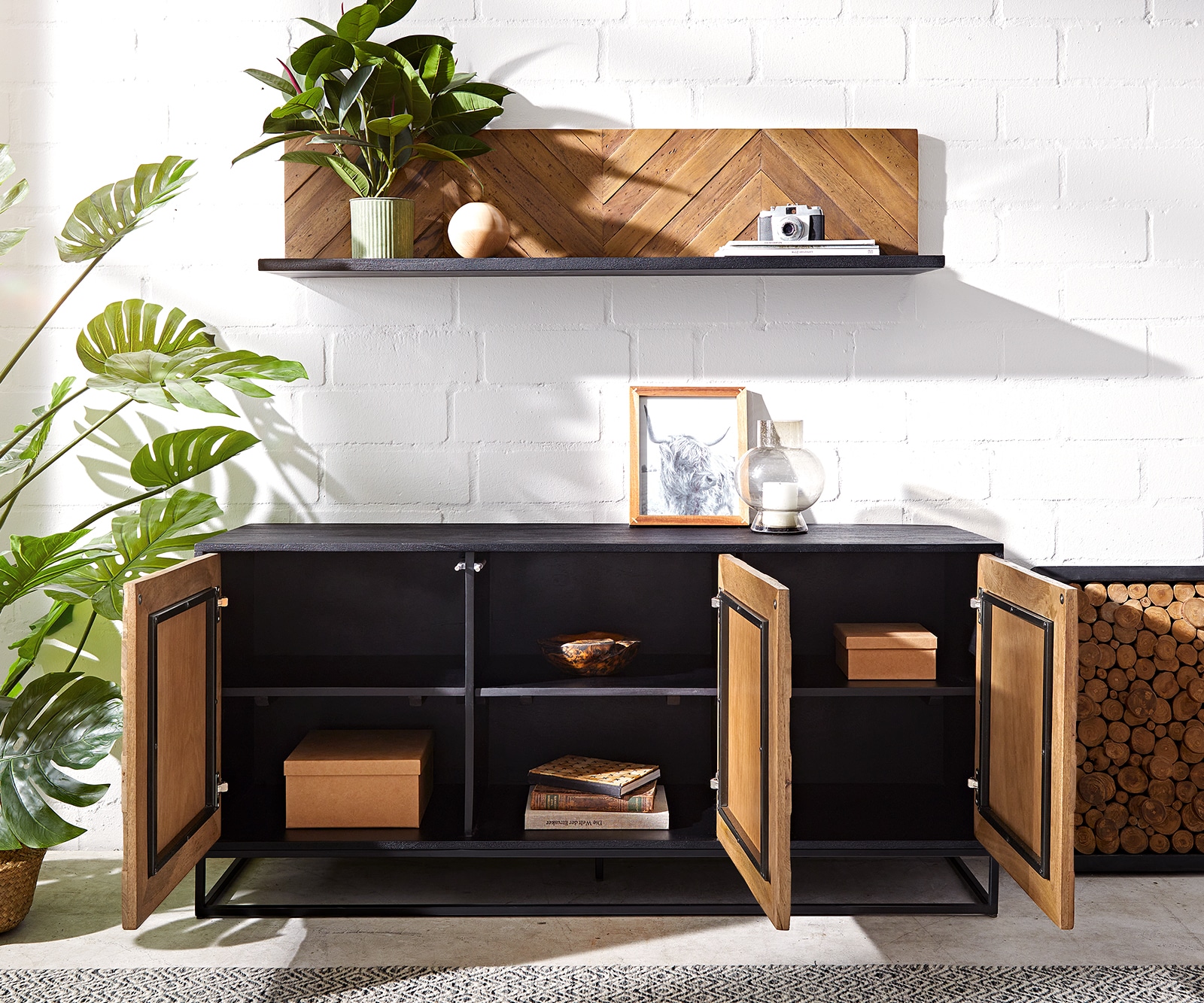 Dressoir Famke 145 cm mango teak 3 deuren  3 Dressoir Famke 145 cm mango teak 3 deuren  3