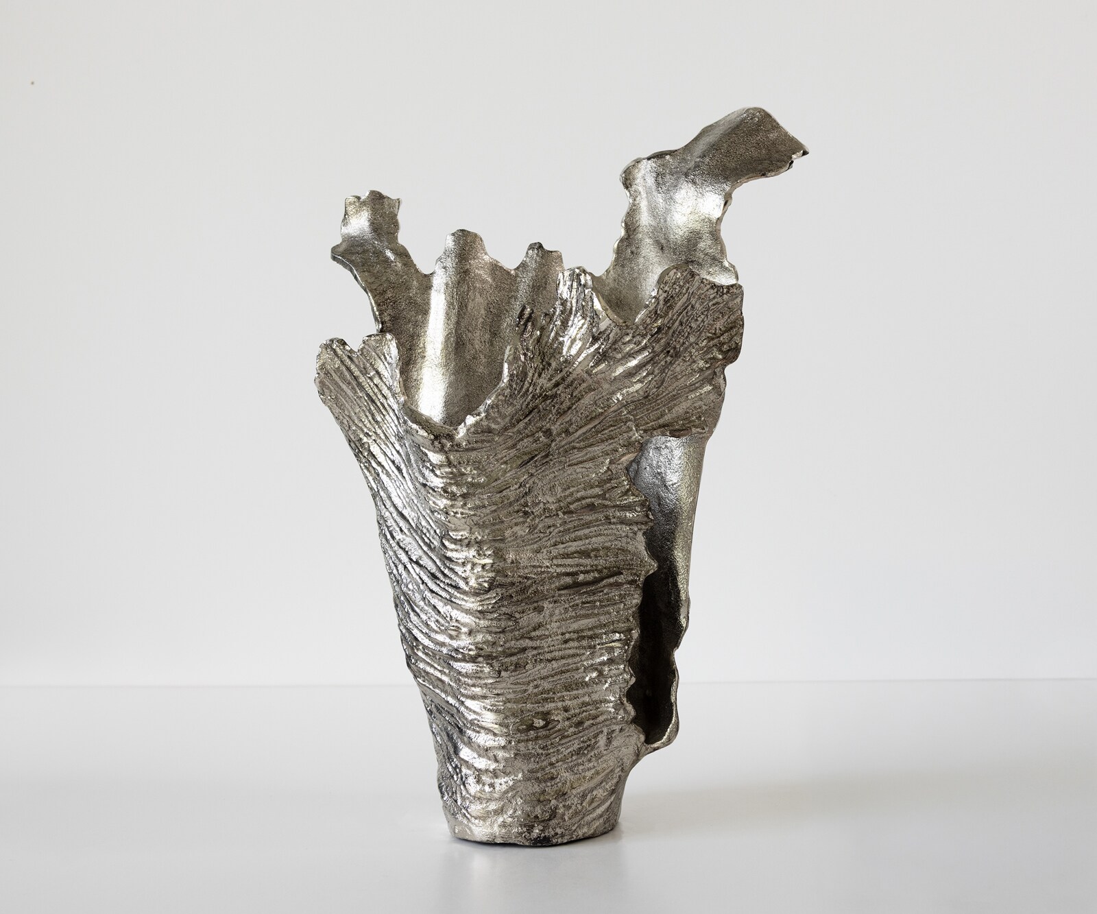 Vaas Corallo B43 x D24 x H61 cm Aluminium Platin Handgemaakt