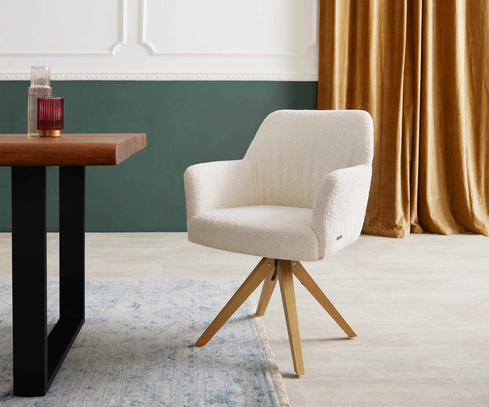 Draaistoel Xana-Flex met armleuning bouclé wit houten frame hoekig natuur 180° draaibaar pocketveer kern Draaistoel Xana-Flex met armleuning bouclé wit houten frame hoekig natuur 180° draaibaar pocketveer kern