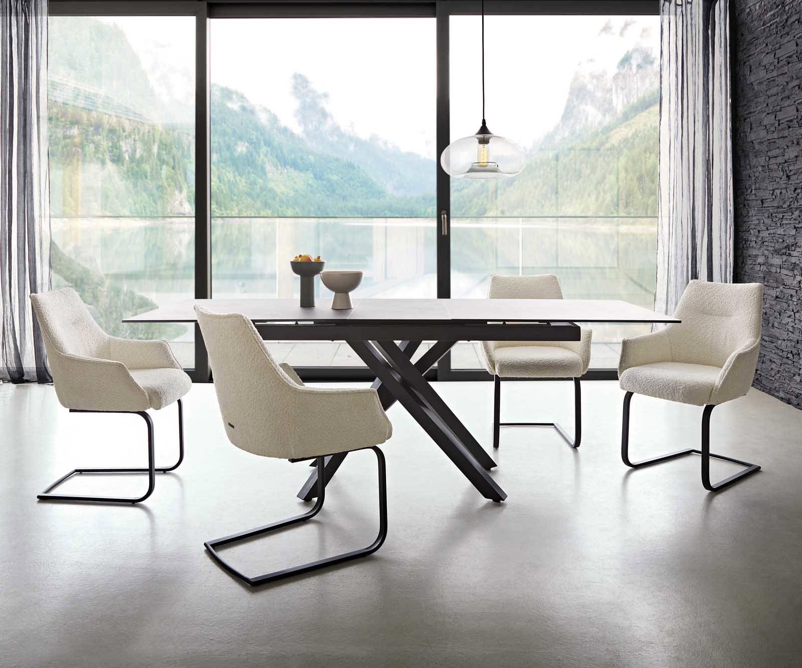 Sledemodel Alja-Flex met armleuning bouclé wit sledemodel vlak zwart pocketveer kern 3 Sledemodel Alja-Flex met armleuning bouclé wit sledemodel vlak zwart pocketveer kern 3