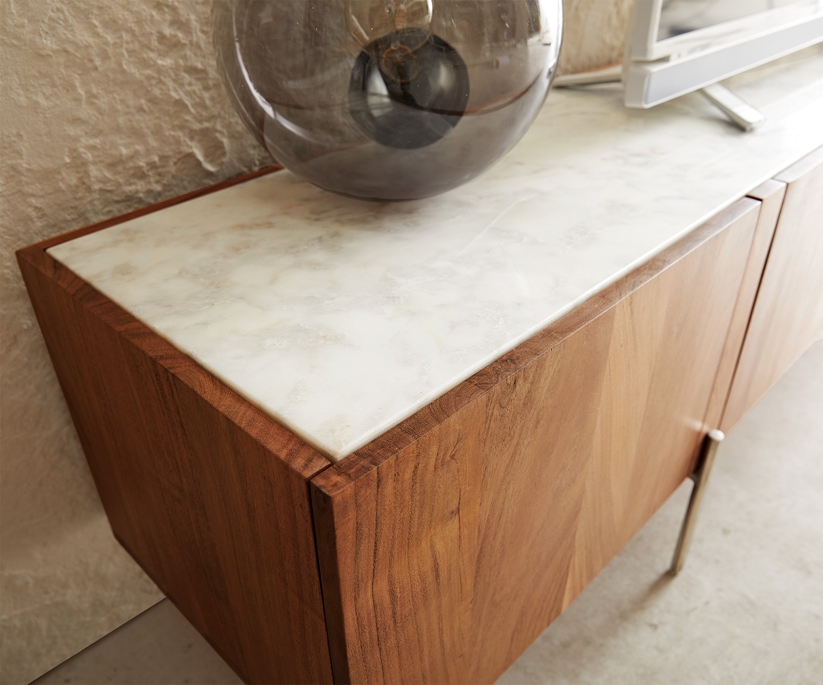 TV-meubel Secara 220 cm acacia natuur 4 deuren marmeren poten roestvrij staal 3 TV-meubel Secara 220 cm acacia natuur 4 deuren marmeren poten roestvrij staal 3