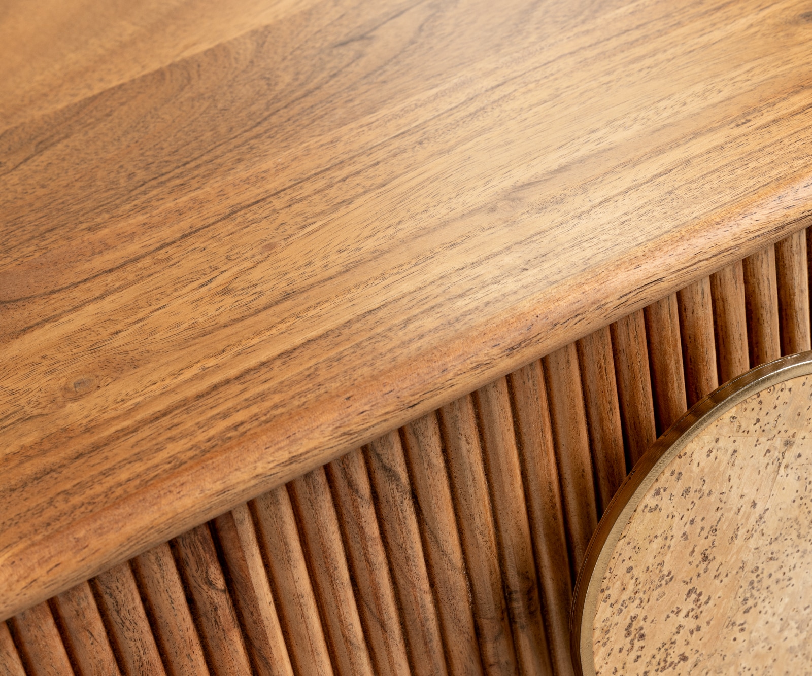 Tv-meubel Surimu 240 cm acacia lichtbruin 4 deuren 2 vakken kurk handvat houten poten 1 Tv-meubel Surimu 240 cm acacia lichtbruin 4 deuren 2 vakken kurk handvat houten poten 1