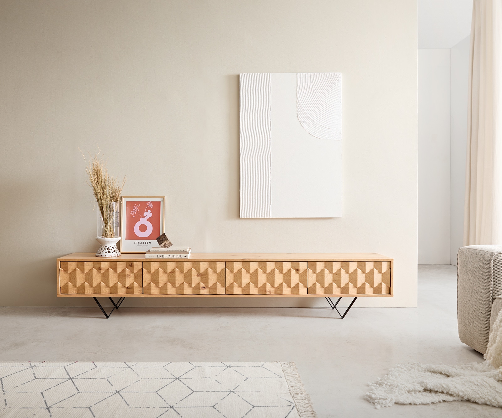 Tv-meubel Fevo 220 cm natuur eiken 4 deuren V-poot metaal zwart 1 Tv-meubel Fevo 220 cm natuur eiken 4 deuren V-poot metaal zwart 1