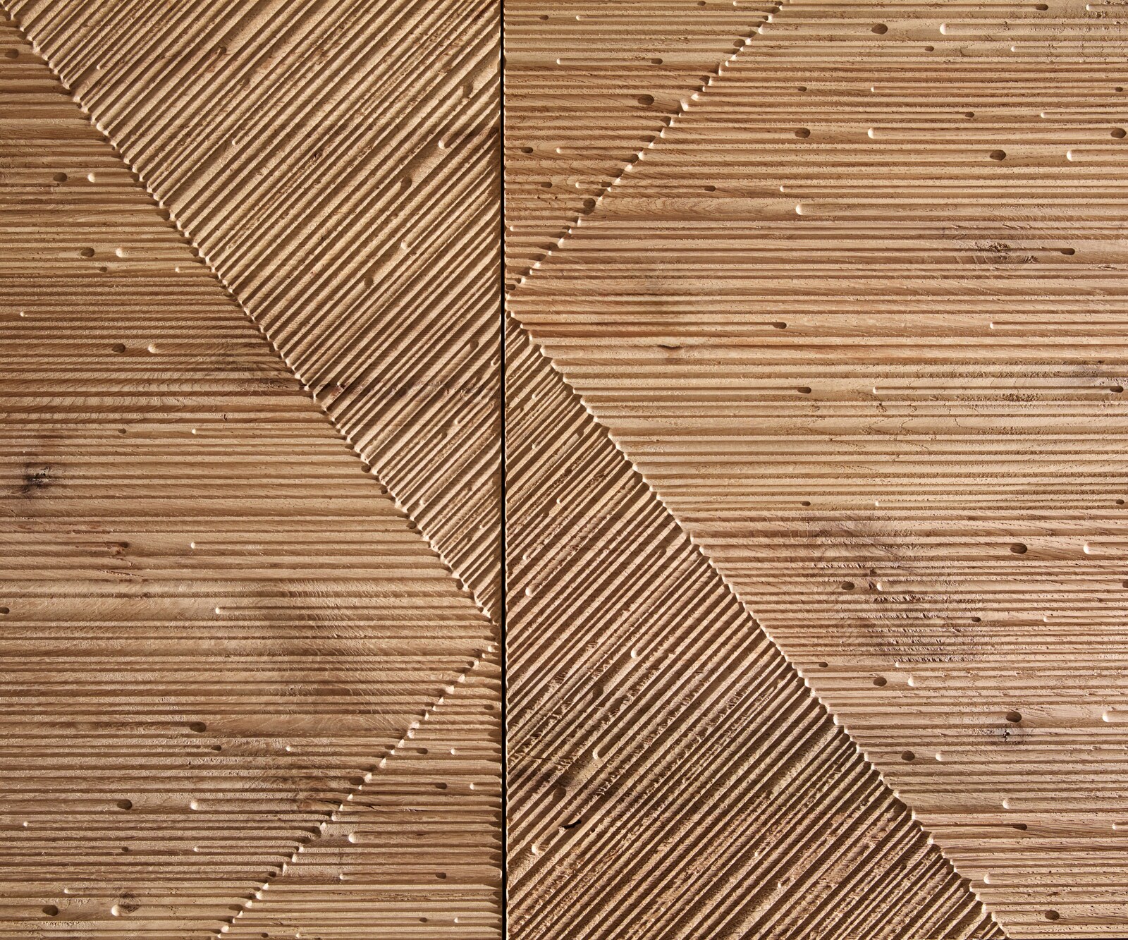 Dressoir Tereos 200 cm eiken natuur 3D-effect 4 deuren metalen sledepoten zwart 2