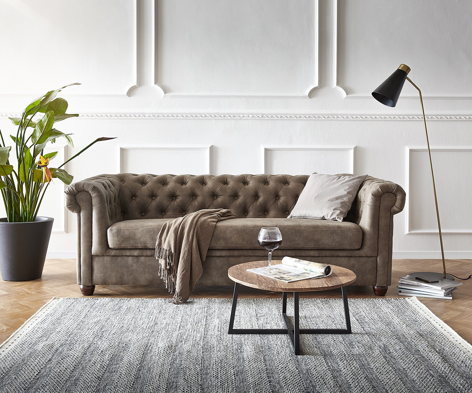 Bank Chesterfield 200x88 taupe suède-look 3-zitsbank 1