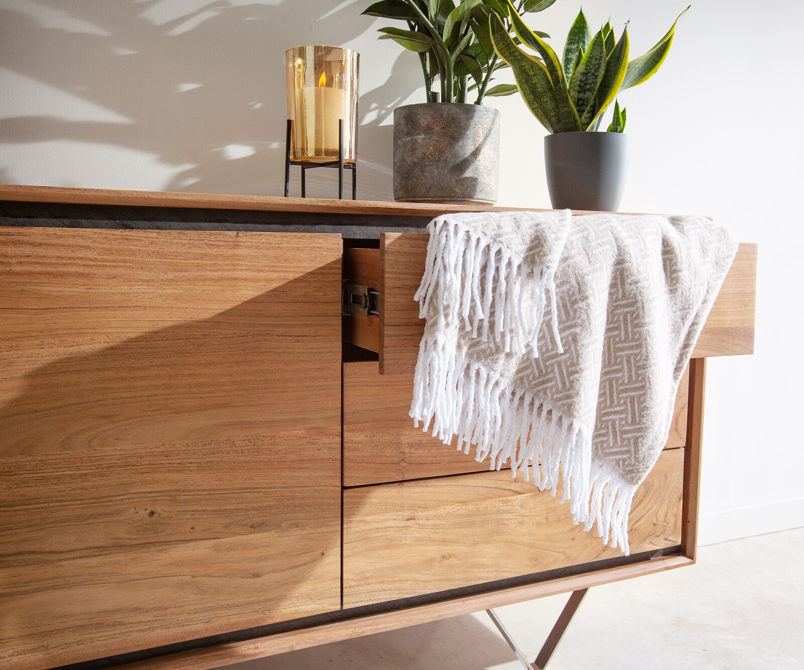 Dressoir Stonegrace 175 cm acacia natuur 2 deuren 3 laden steen fineer V-poot 3