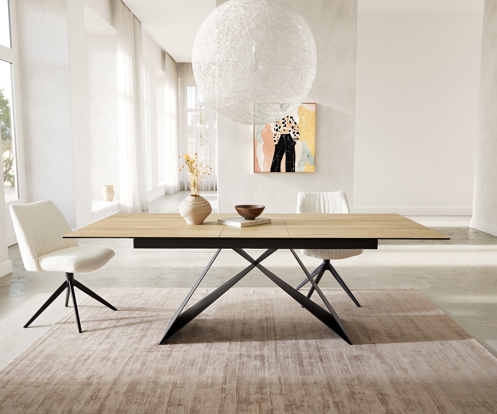 Eetkamertafel Edge 180-220x100 keramiek Laminam® Sabbia eiken kleur V-frame vlak staal zwart uitschuifbaar