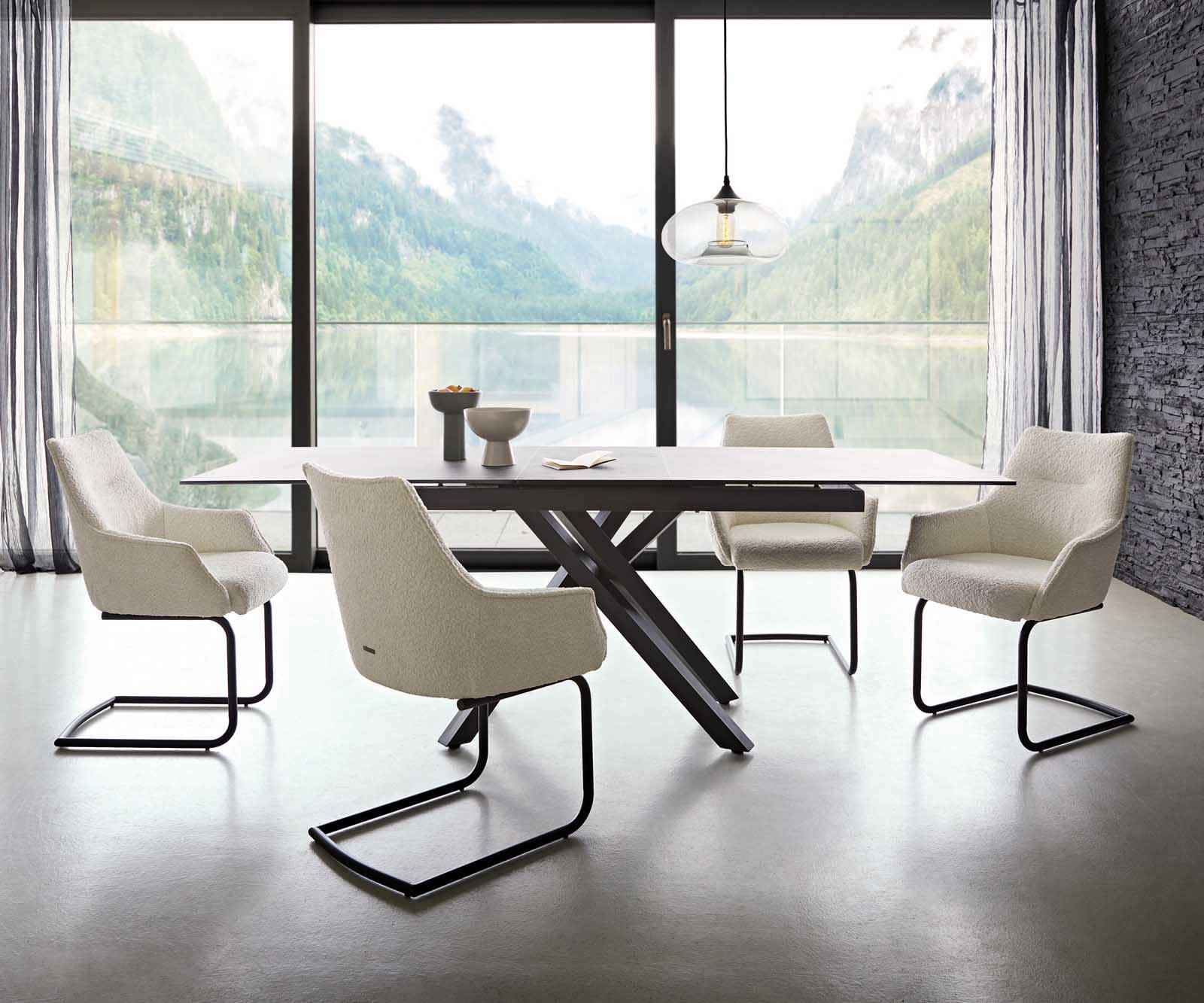 Sledemodel Alja-Flex met armleuning bouclé wit sledemodel rond zwart pocketveer kern 3 Sledemodel Alja-Flex met armleuning bouclé wit sledemodel rond zwart pocketveer kern 3