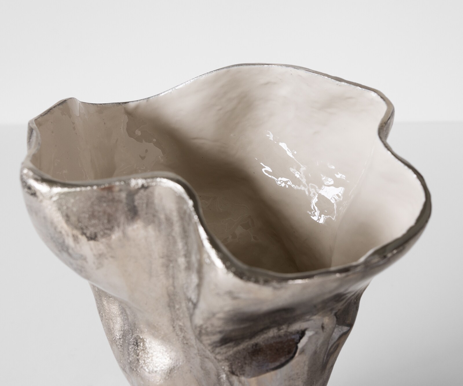 Vaas Mimoro B28 x D24 x H38 cm Aluminium Platin Opal Handgemaakt 1
