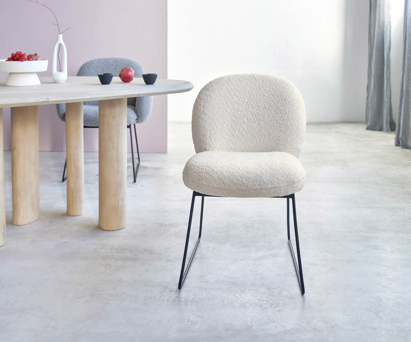 Eetkamerstoel Nube-Flex bouclé wit slipframe zwart pocketveer kern 1 Eetkamerstoel Nube-Flex bouclé wit slipframe zwart pocketveer kern 1