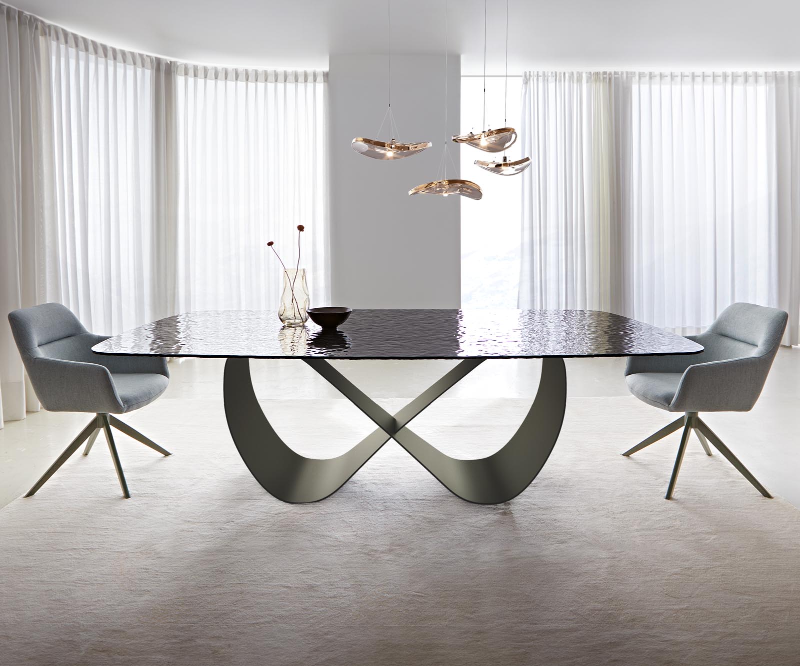 Eettafel Edge Boot 240x120 Reliëf glas Smoke black 3D design Infinity metaal effect afwerking Titanium 1 Eettafel Edge Boot 240x120 Reliëf glas Smoke black 3D design Infinity metaal effect afwerking Titanium 1