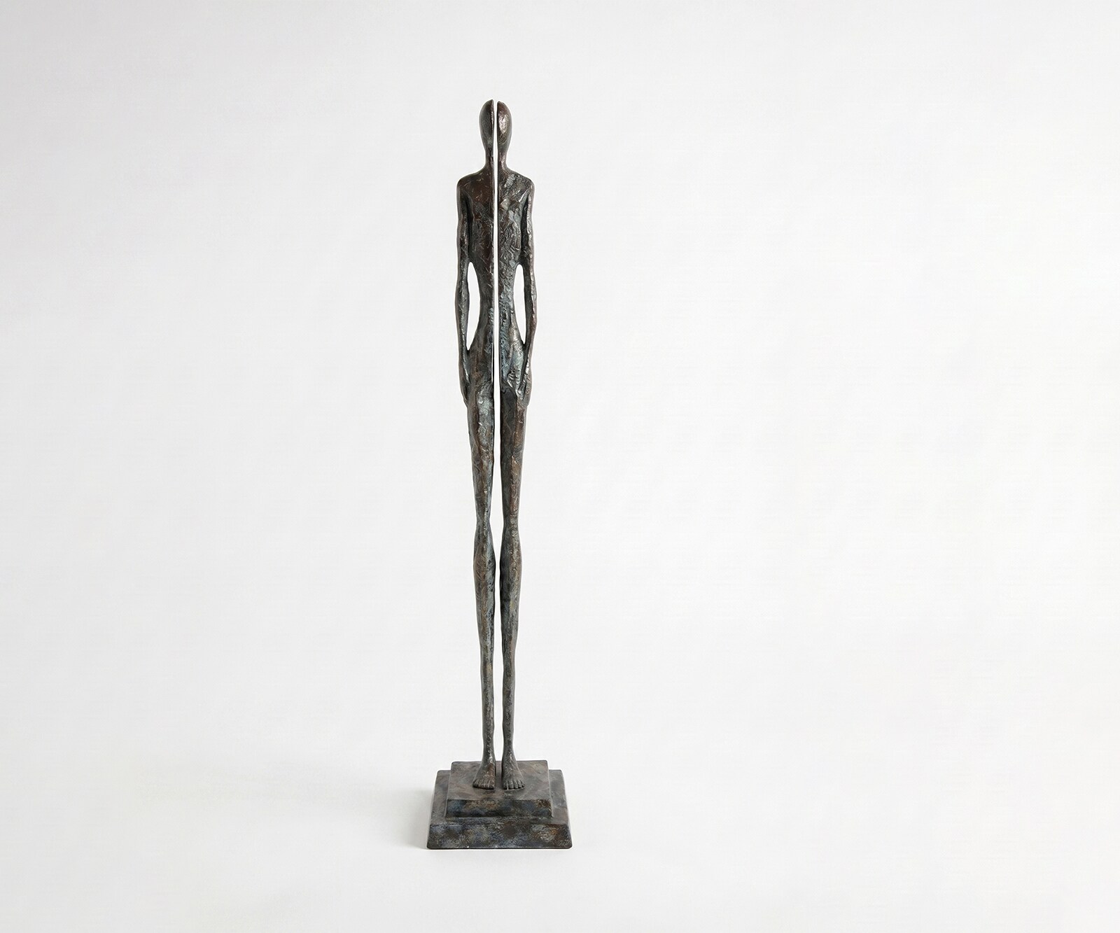 Beeldje Divora B25 x D24 x H126 cm Aluminium Umbra Antica Handgemaakt