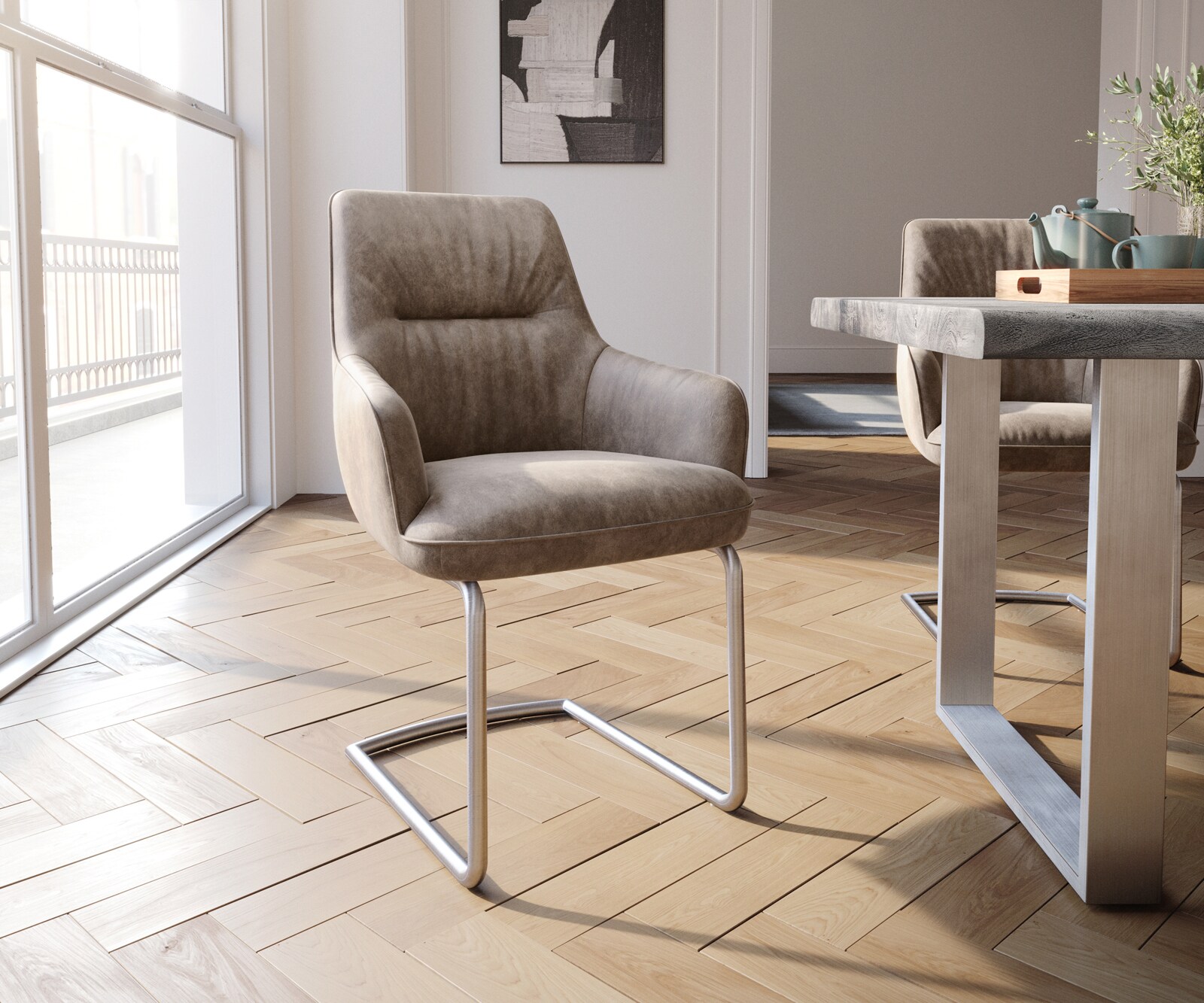 Sledemodel Zelia-Flex met armleuning microvelours taupe vintage sledemodel rond roestvrij staal pocketveer kern