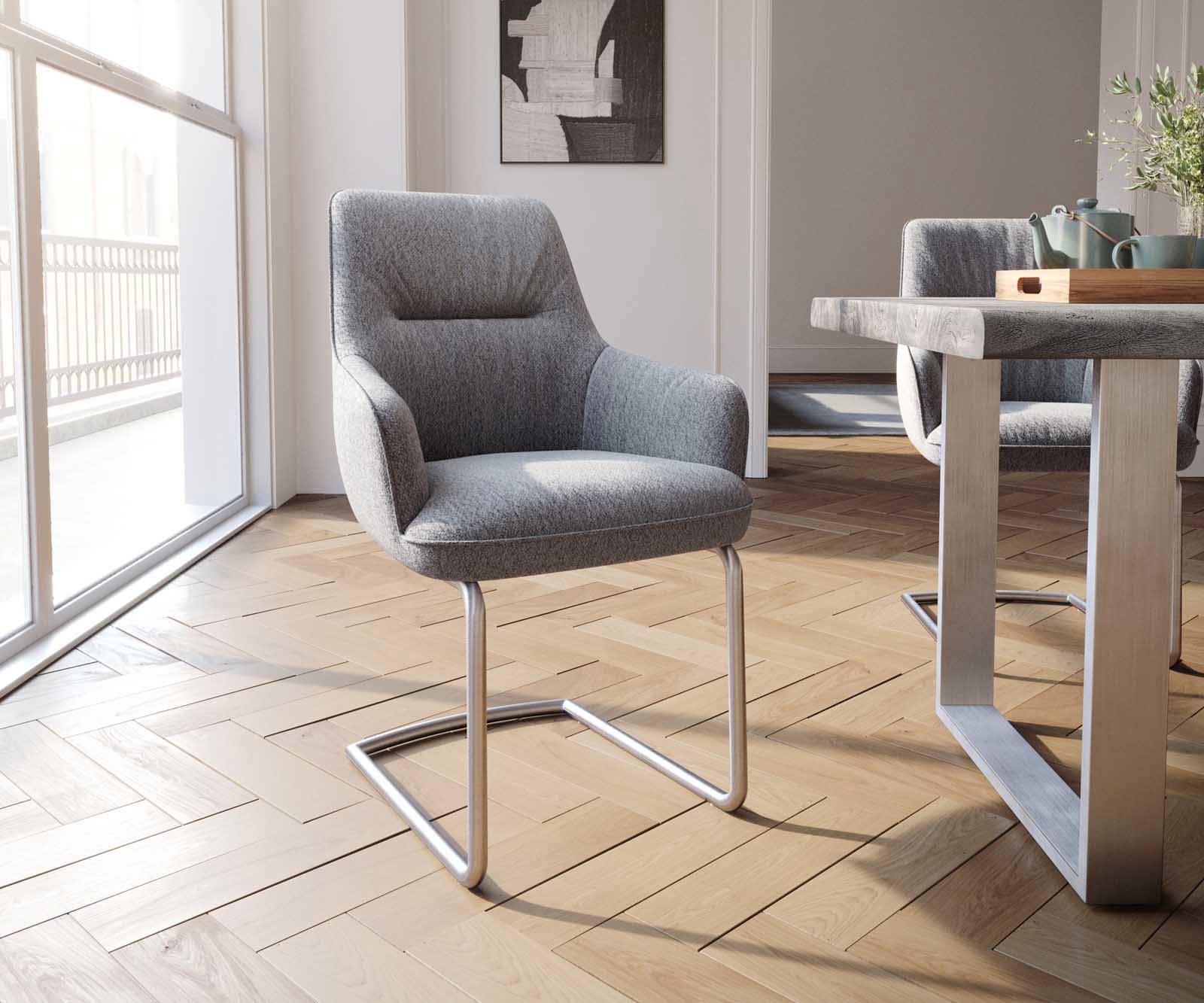 Sledemodel Zelia-Flex met armleuning structuurstof lichtgrijs sledemodel rond roestvrij staal pocketveer kern