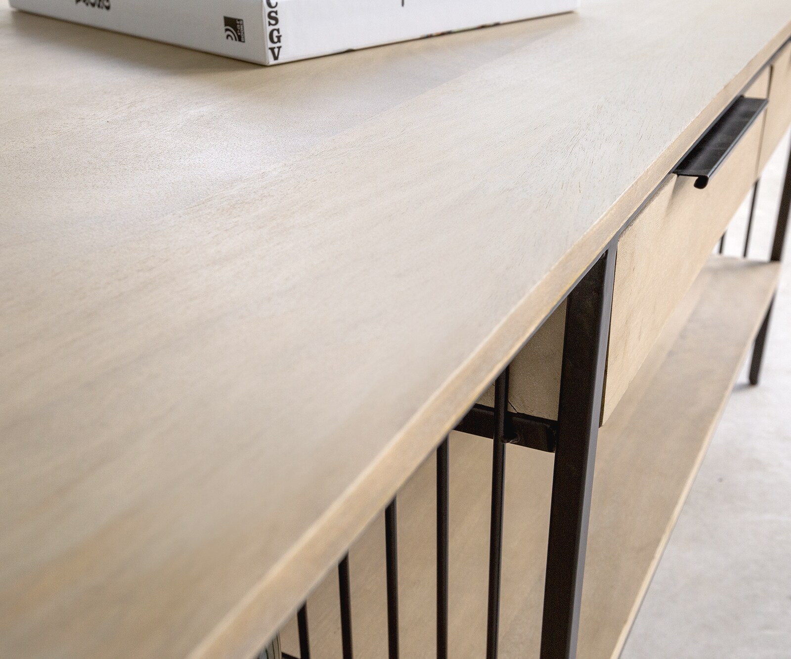 Salontafel Libina 120x60 cm Mango White Wash metaal zwart 2 laden 3 Salontafel Libina 120x60 cm Mango White Wash metaal zwart 2 laden 3