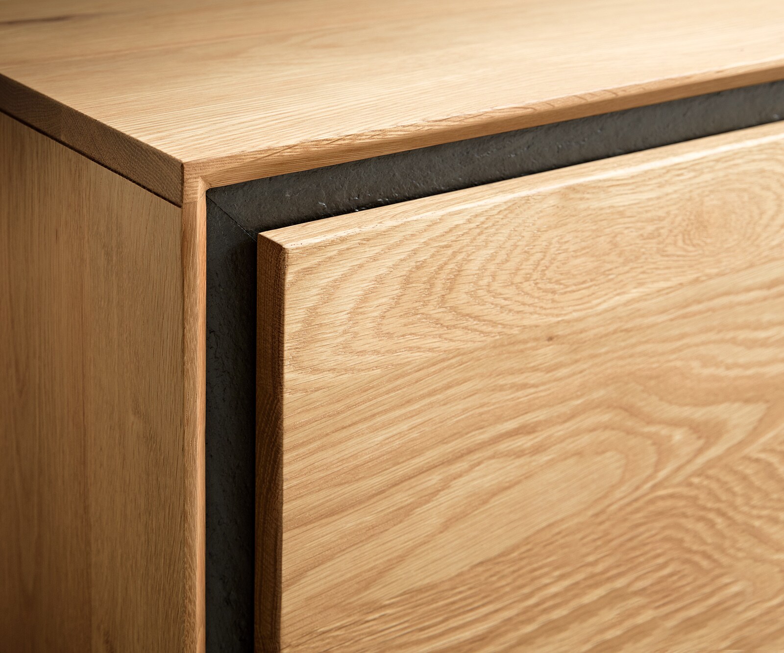 Dressoir Stonegrace 200 cm eiken natuur 4 deuren poot ovaal RVS geborsteld 4