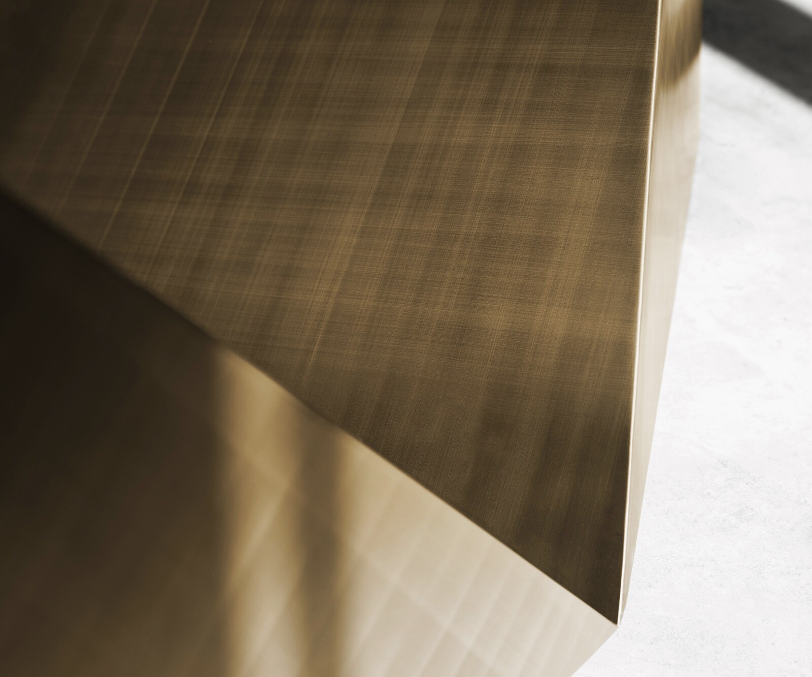Eettafel Edge Keramiek Emperador Extra Lucidato Donkerbruin 300x100 Origami Metallic Goud 5