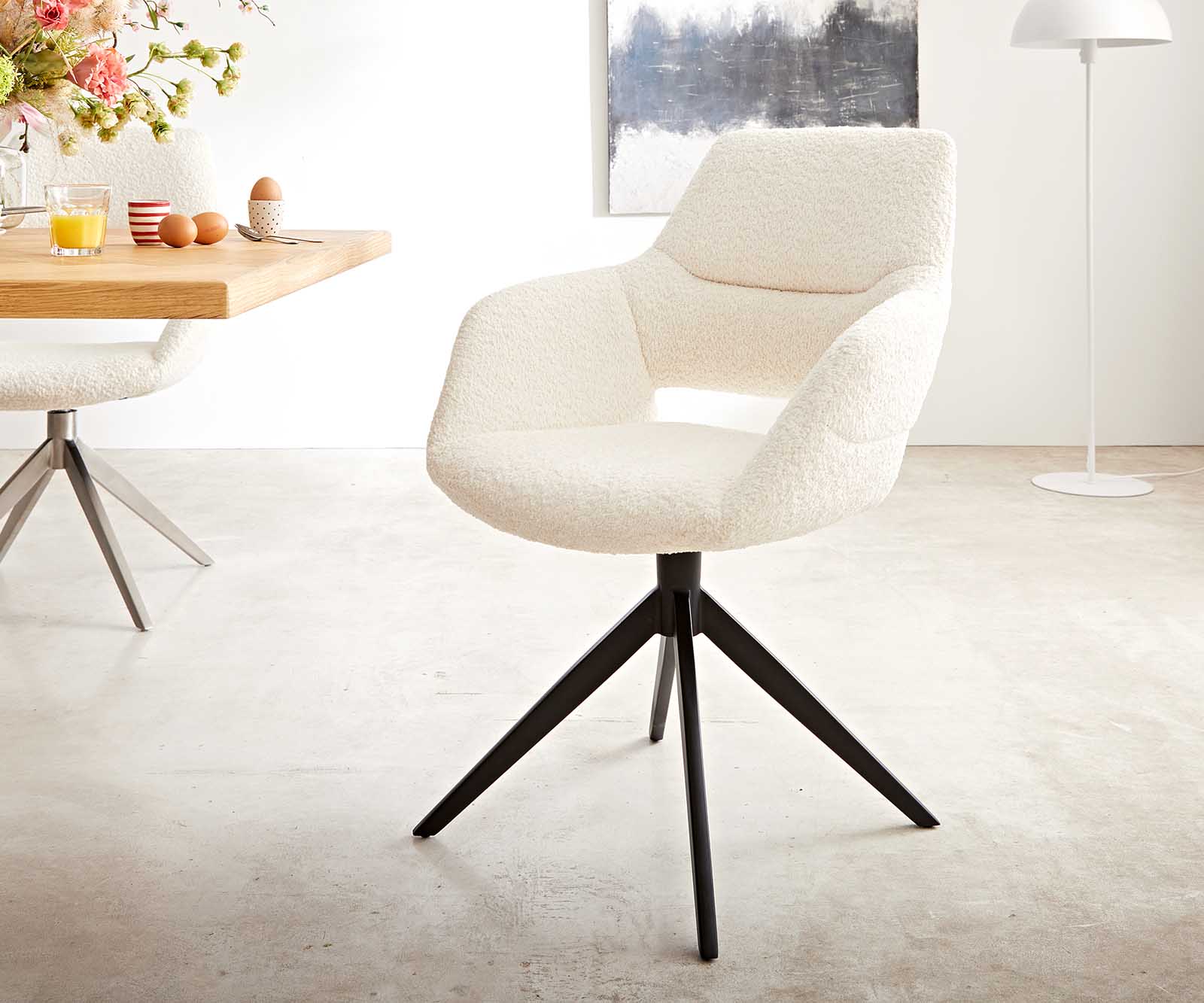 Draaistoel Yago-Flex met armleuning bouclé wit kruisframe breed zwart 360° draaibaar pocketveer kern Draaistoel Yago-Flex met armleuning bouclé wit kruisframe breed zwart 360° draaibaar pocketveer kern