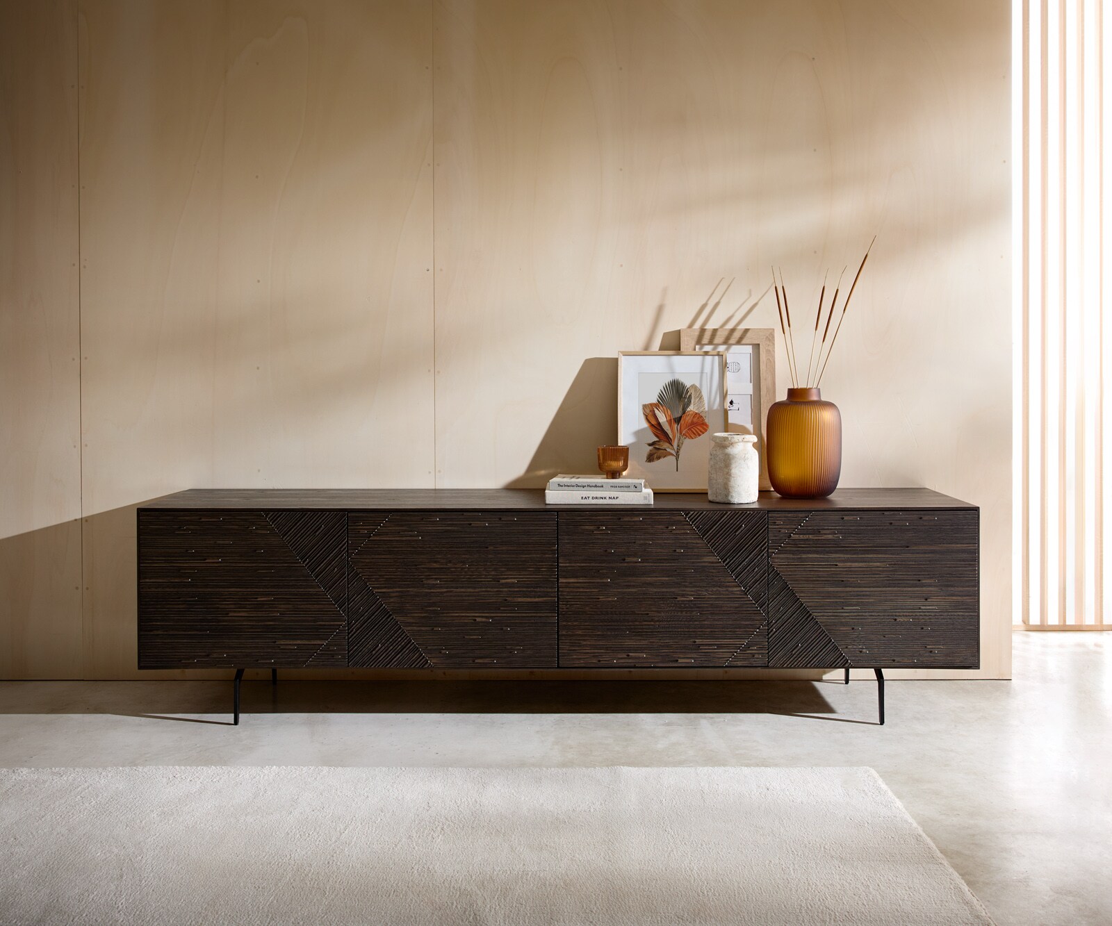 TV-meubel Tereos 220 cm essenhout donkerbruin 3D-effect 4 deuren hoekpoot metaal zwart 1