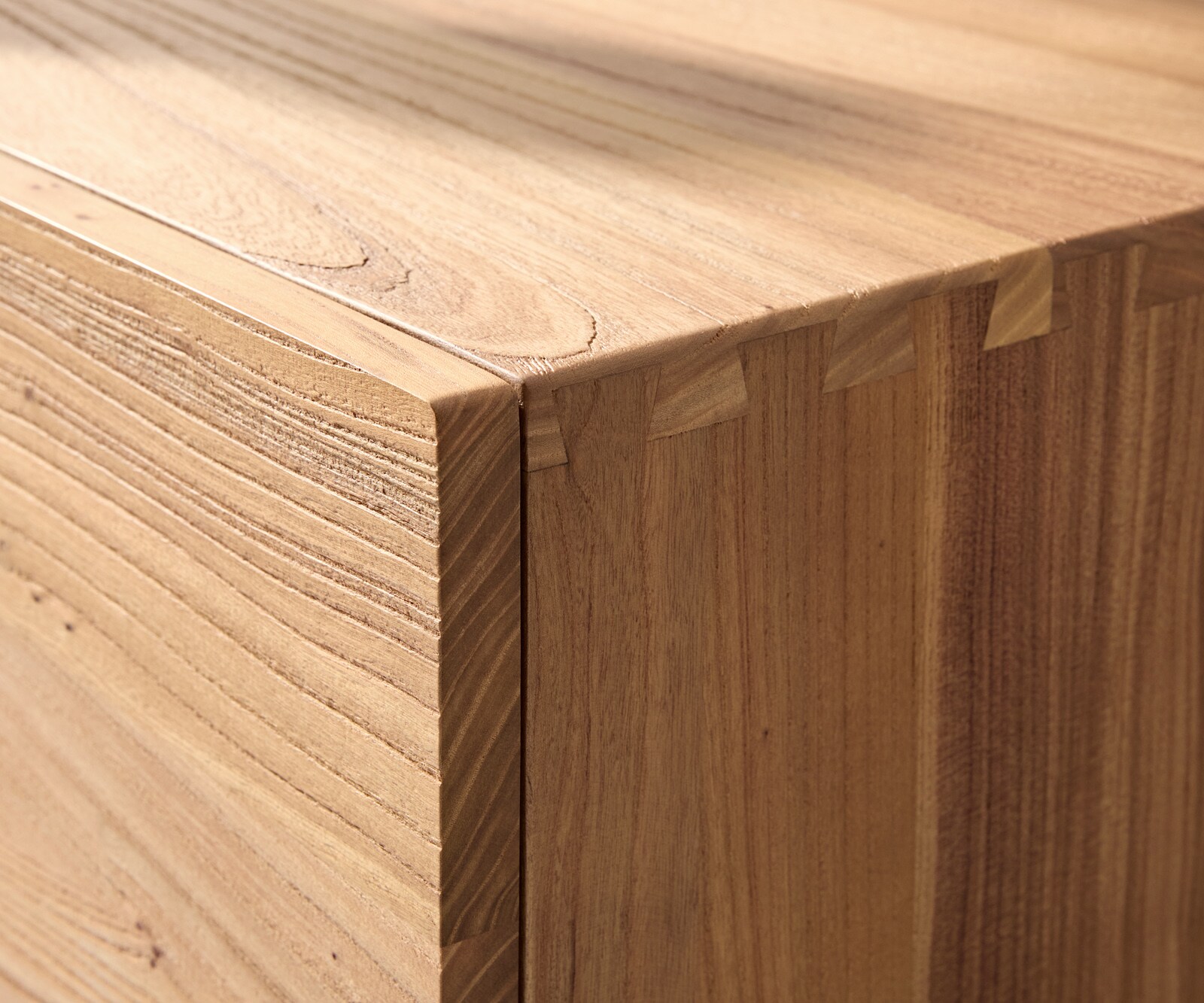 Dressoir Tiamar 180 cm iepenhout natuur 1 deur 4 laden vierkante metalen poten zwart 4