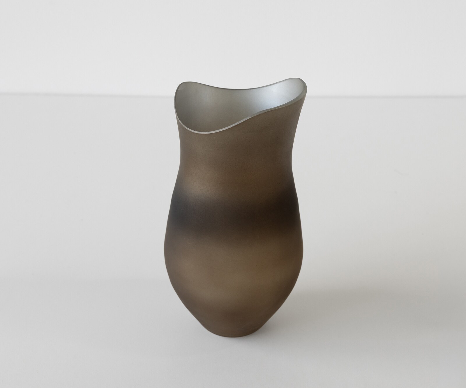 Vaas Sinuo B16 x D16 x H30 cm Glas Aurum Mondgeblazen 1